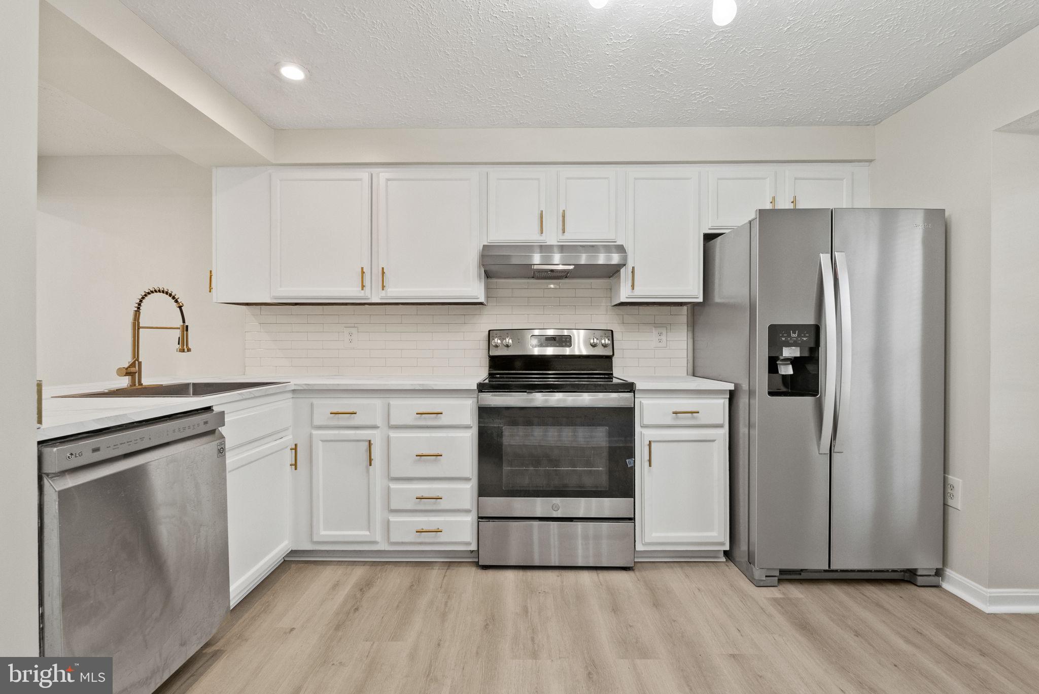 CLINTON PLAZA TOWNHOUSES - Residential