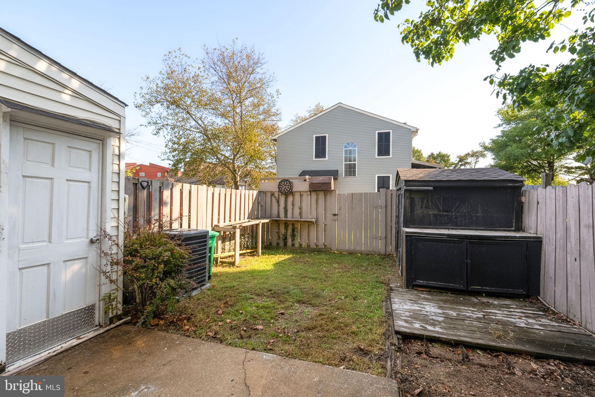 CLINTON PLAZA TOWNHOUSES - Residential