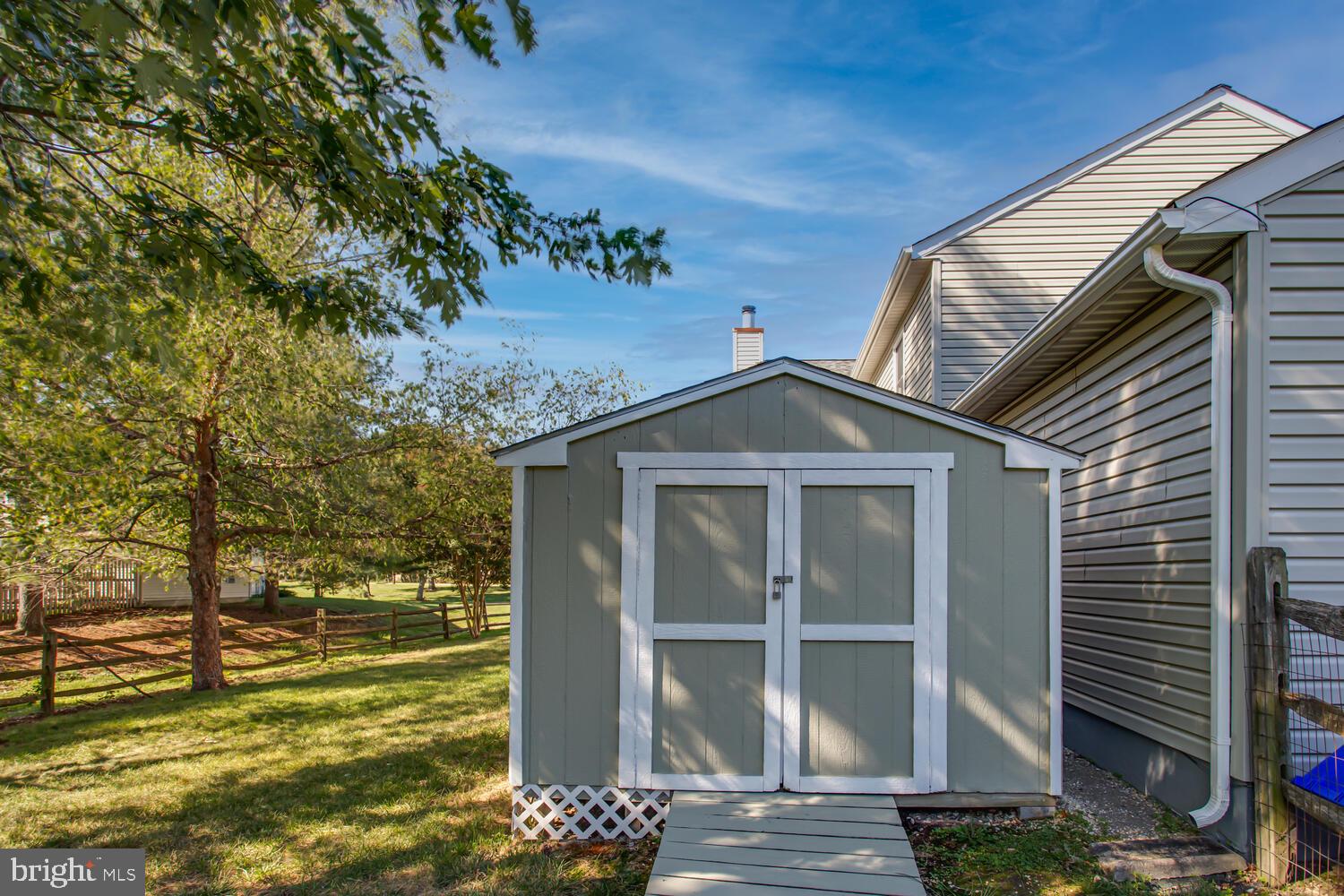 WESTLAKE VILLAGE - Residential