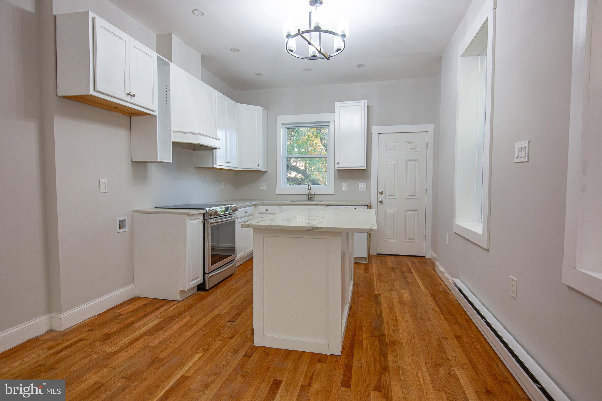 STRAWBERRY MANSION - Residential