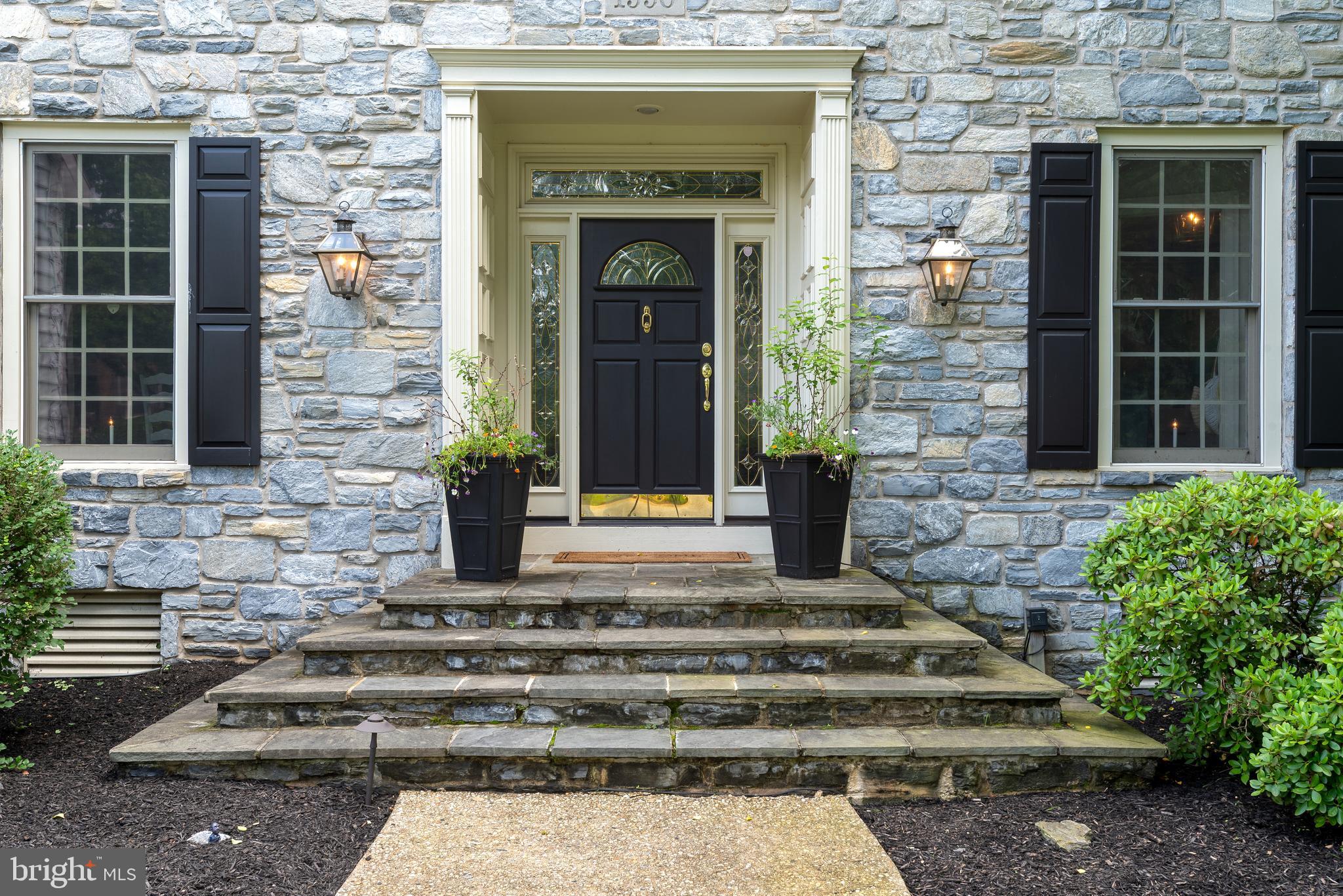 1110 OAKMONT DRIVE
