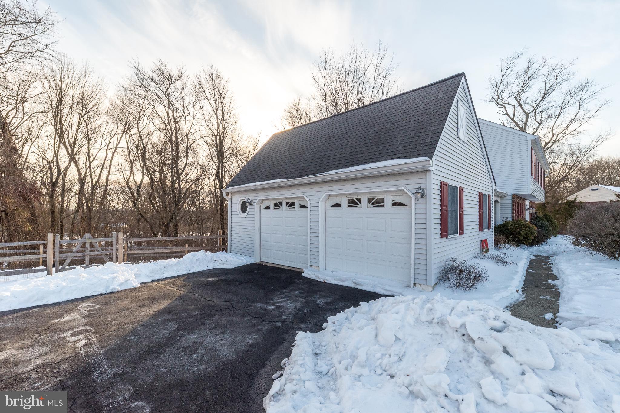 BUCK HILL ACRES - Residential