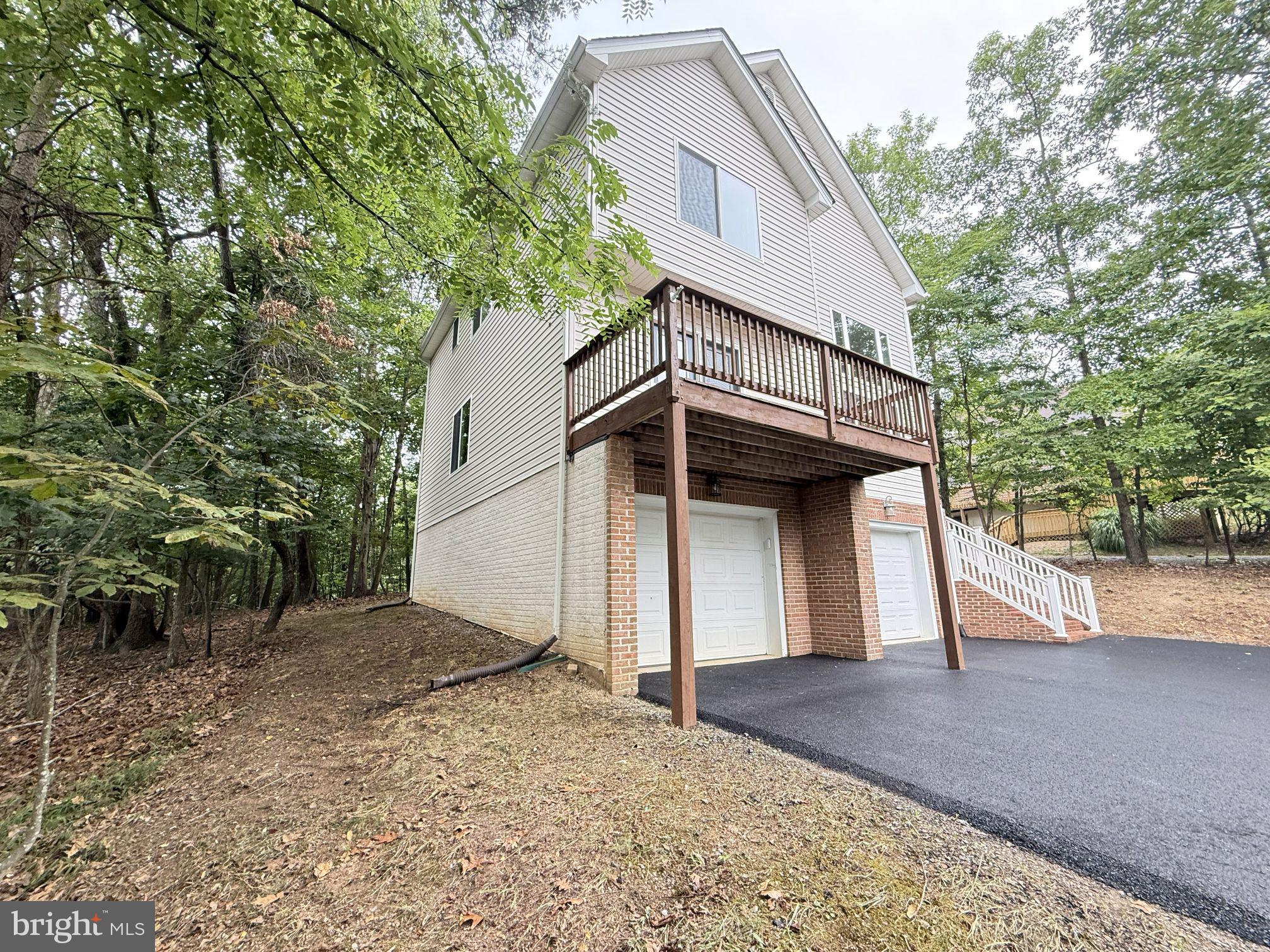 1234 LAKEVIEW DRIVE