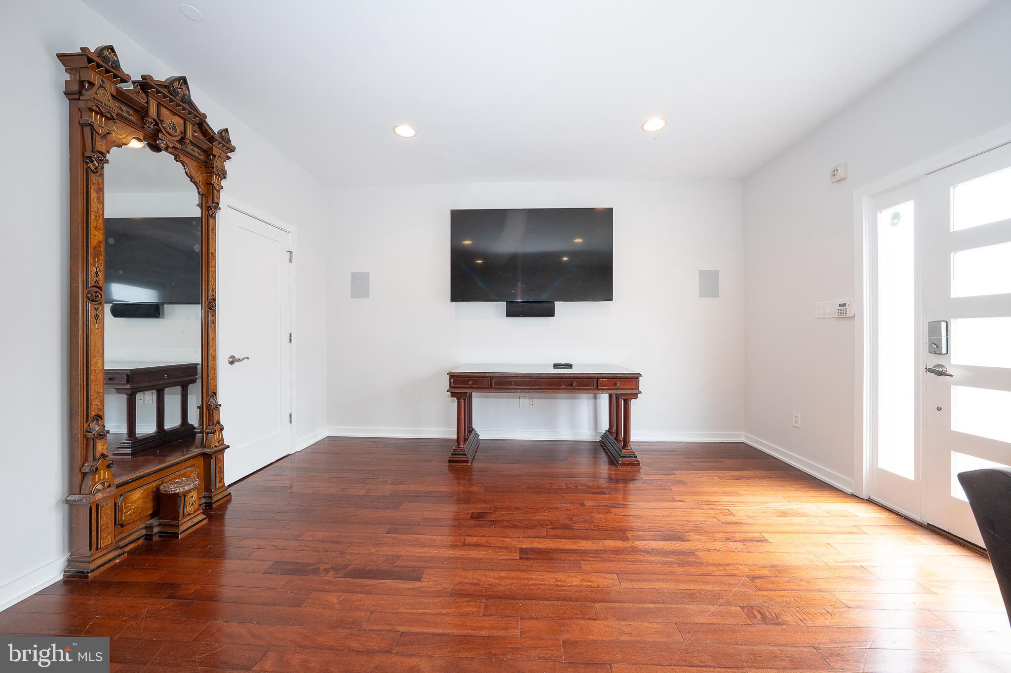 601 POPLAR STREET
