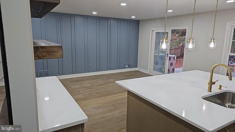 1851 FOXSTONE DRIVE VIENNA VA 22182