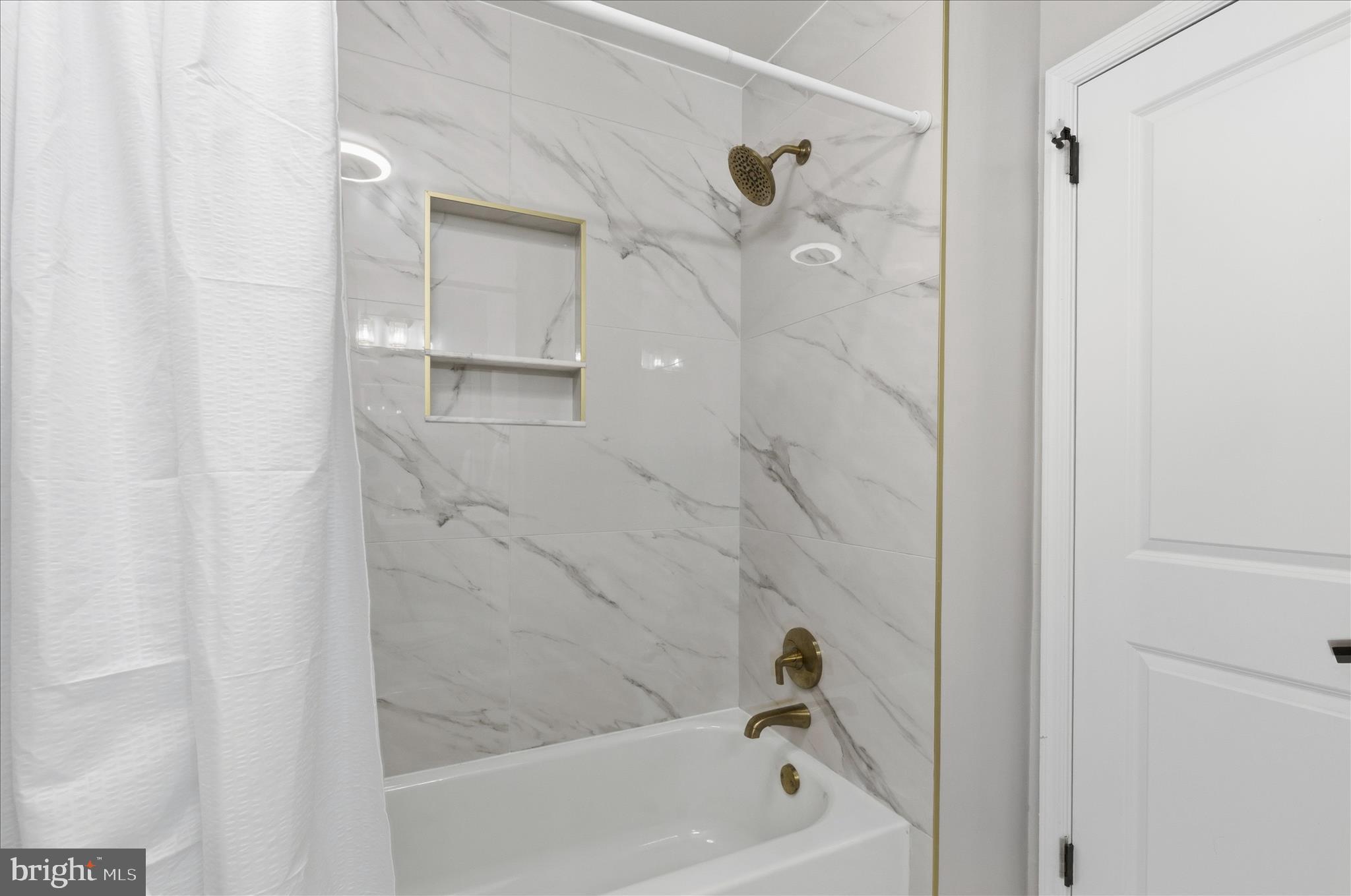 FOXSTONE - Residential