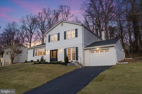 1851 FOXSTONE DRIVE VIENNA VA 22182