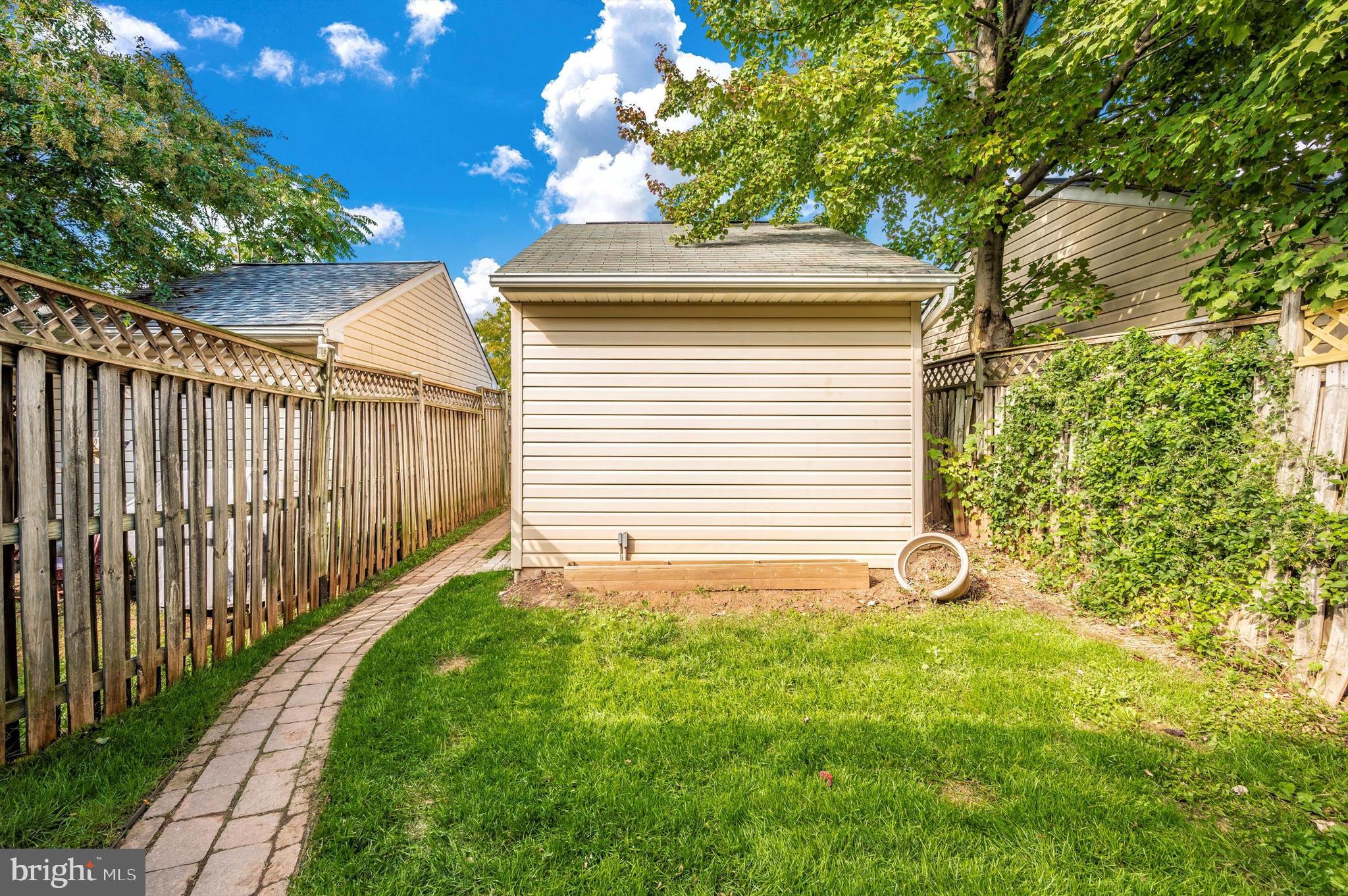 WHITTIER POND - Residential