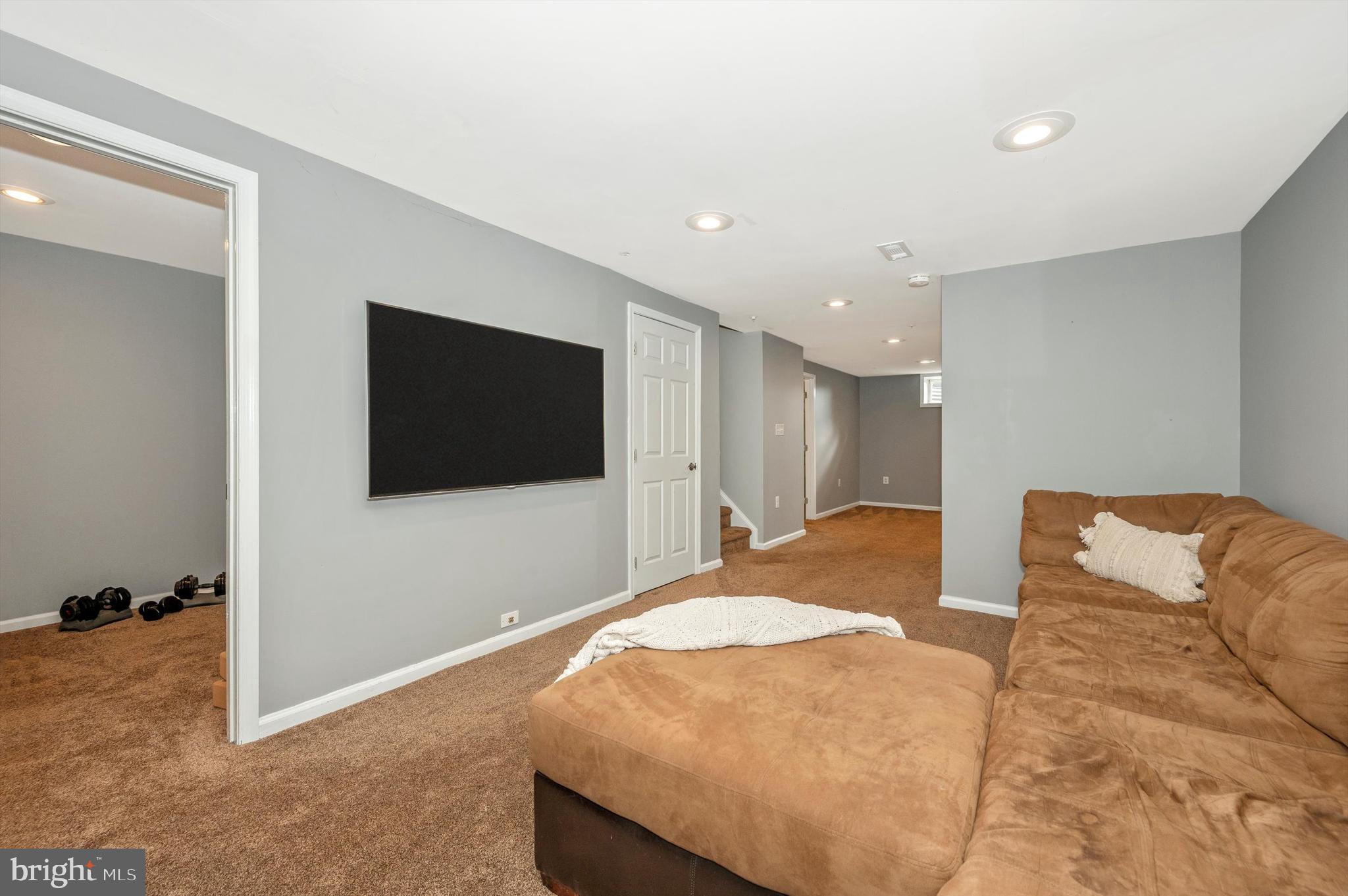 WHITTIER POND - Residential