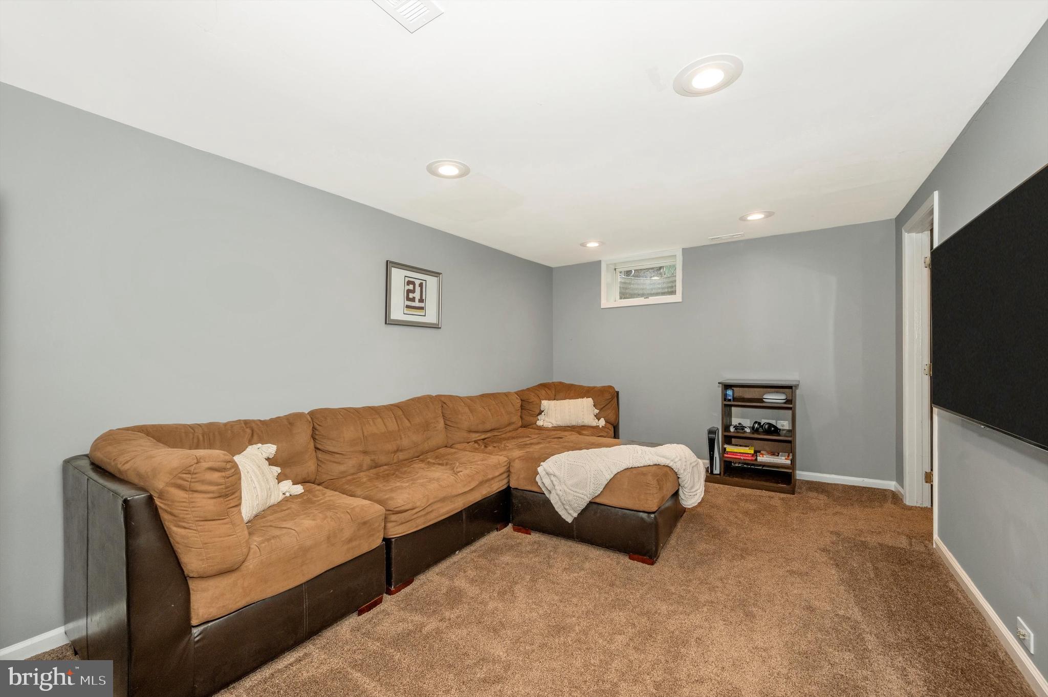 WHITTIER POND - Residential