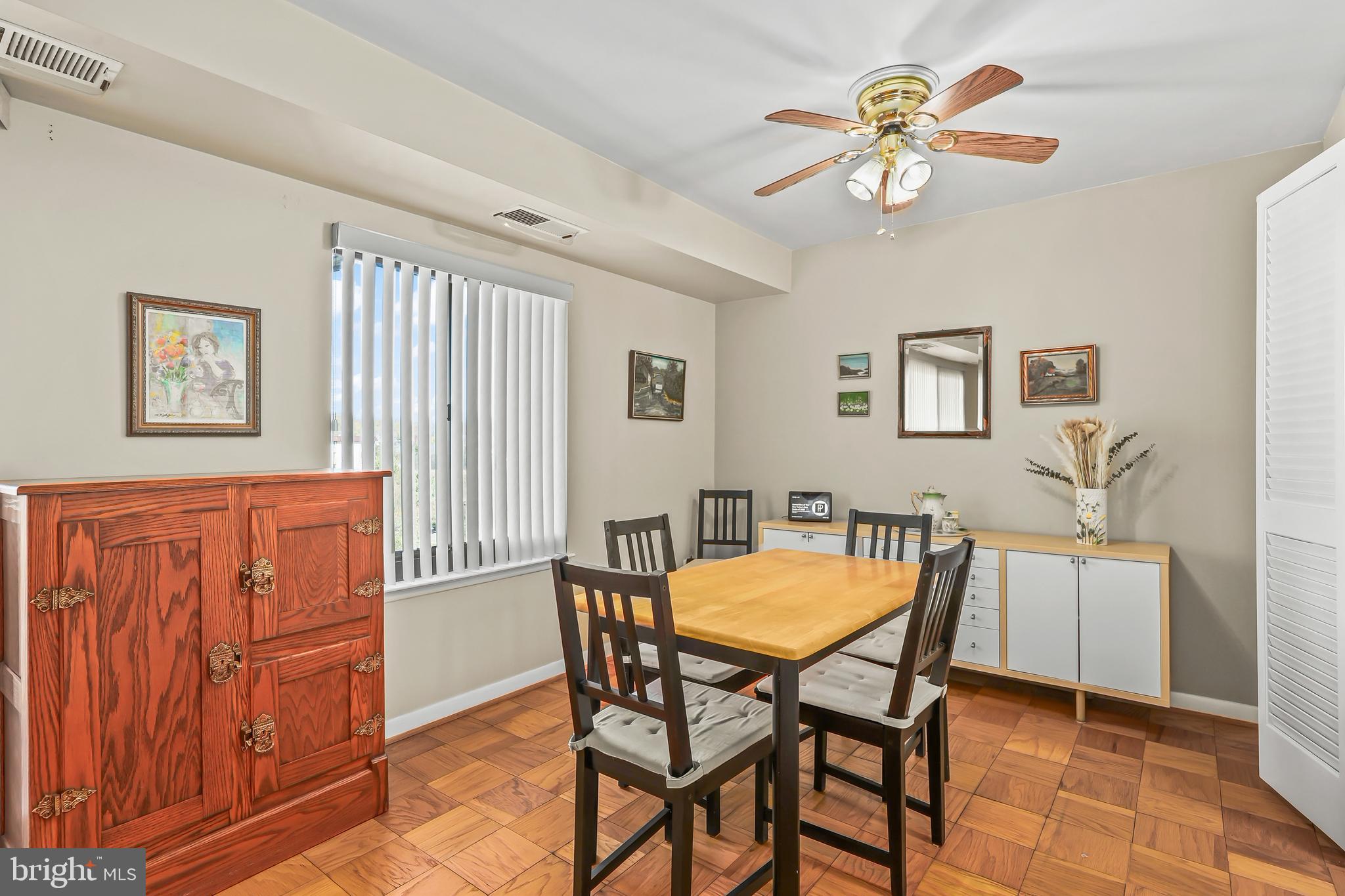 WOODLAKE TOWERS - Residential