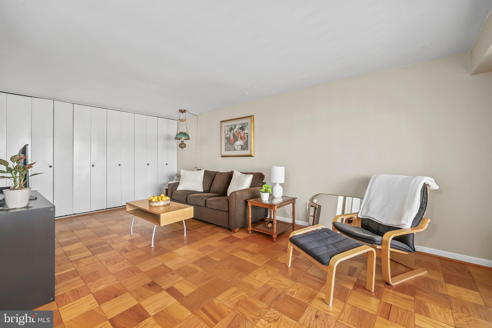 WOODLAKE TOWERS - Residential