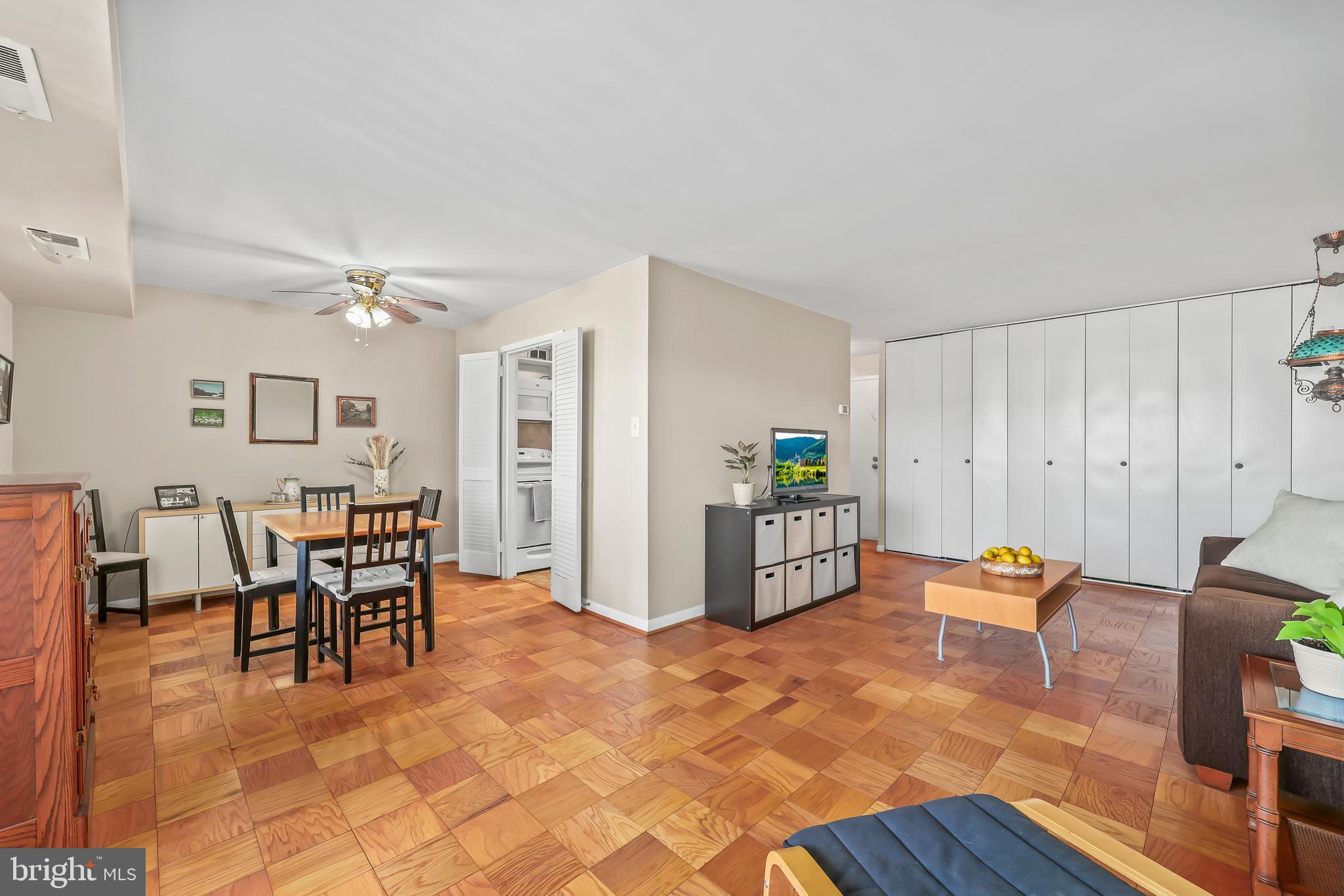 WOODLAKE TOWERS - Residential