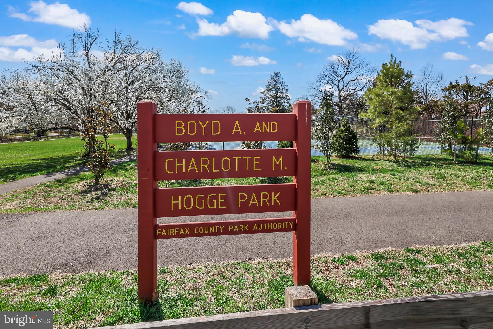 WOODLAKE TOWERS - Residential