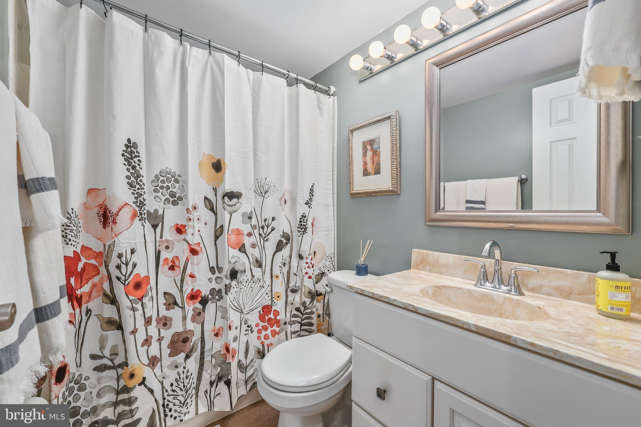 WOODLAKE TOWERS - Residential