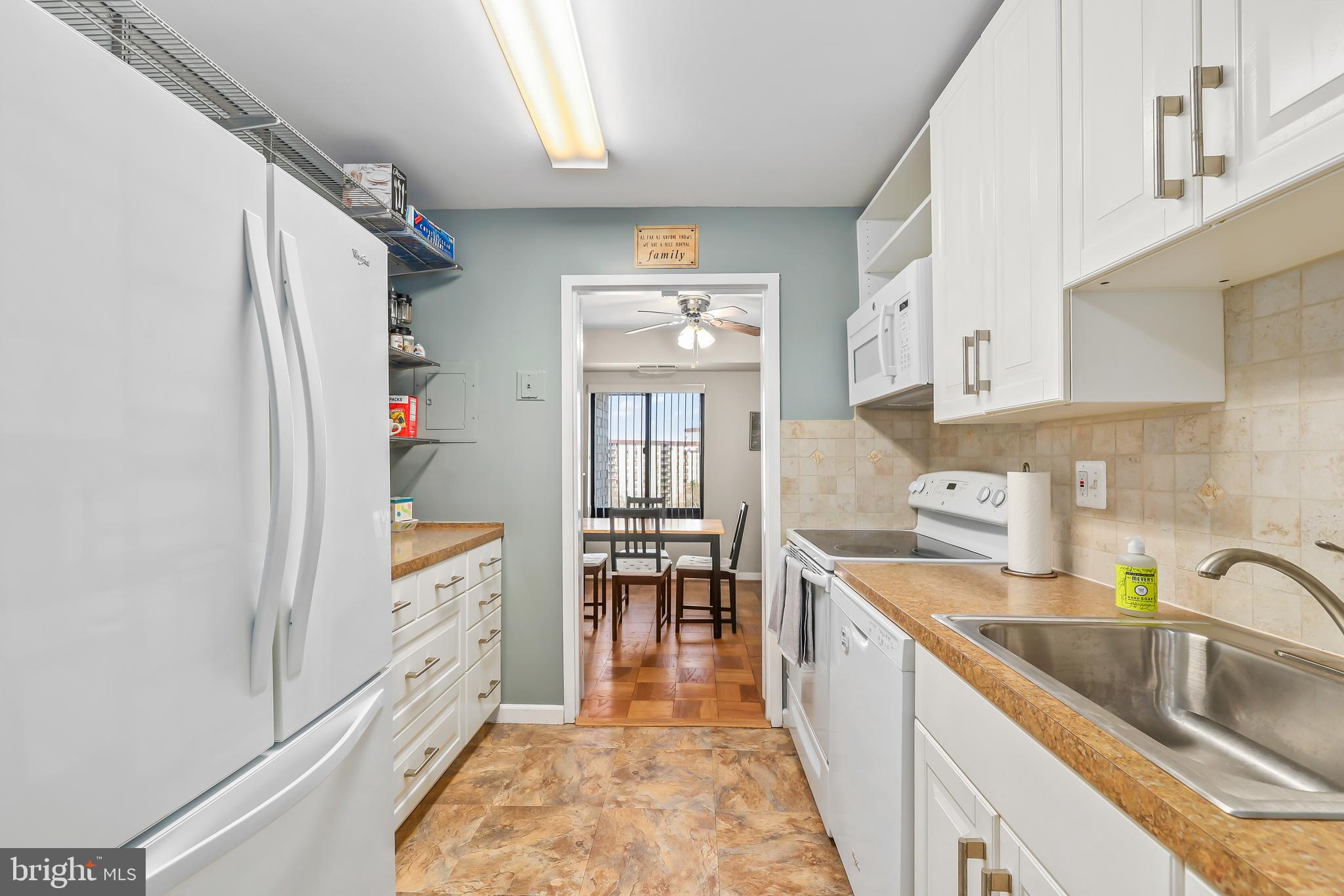 WOODLAKE TOWERS - Residential