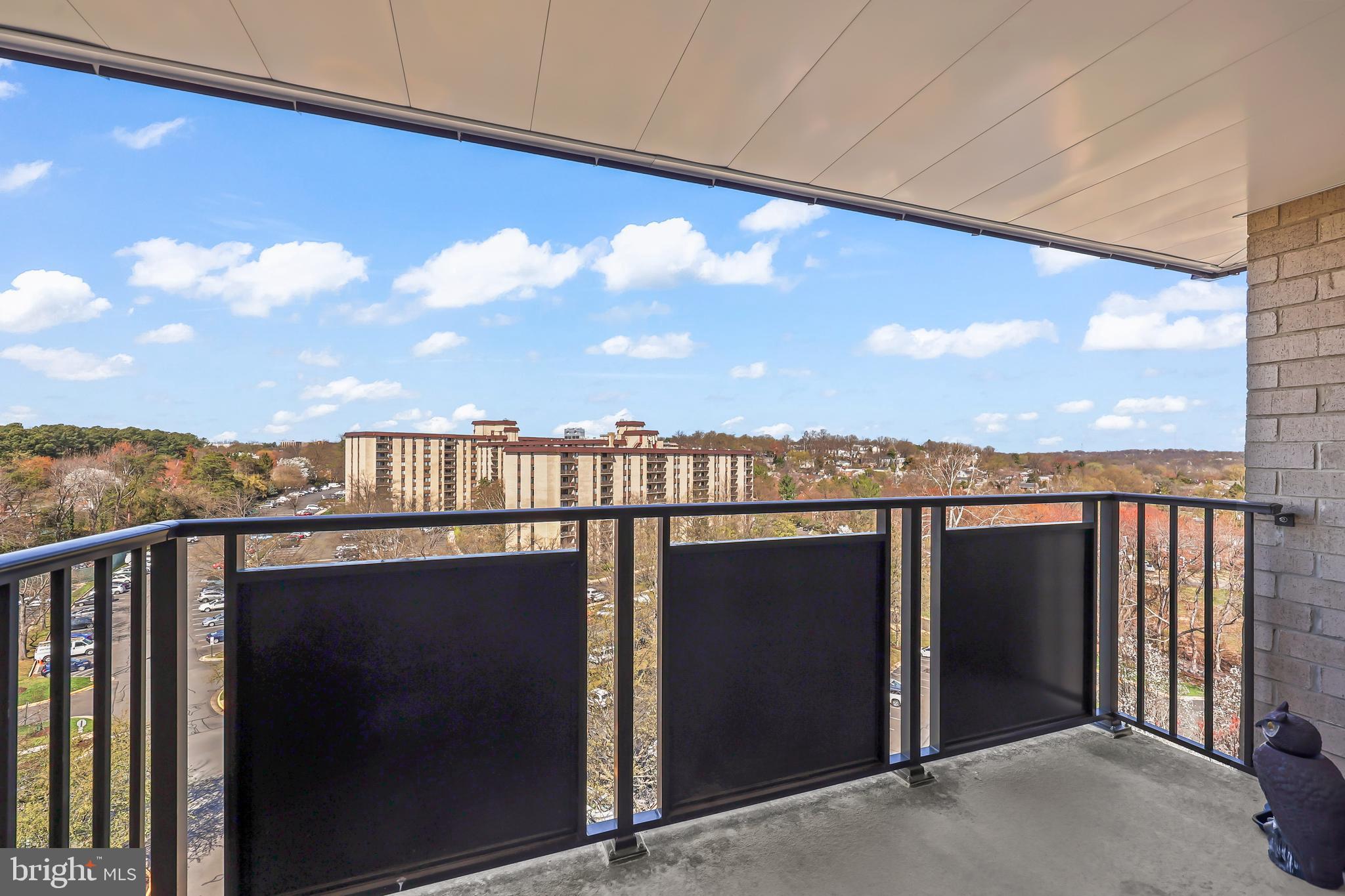 WOODLAKE TOWERS - Residential