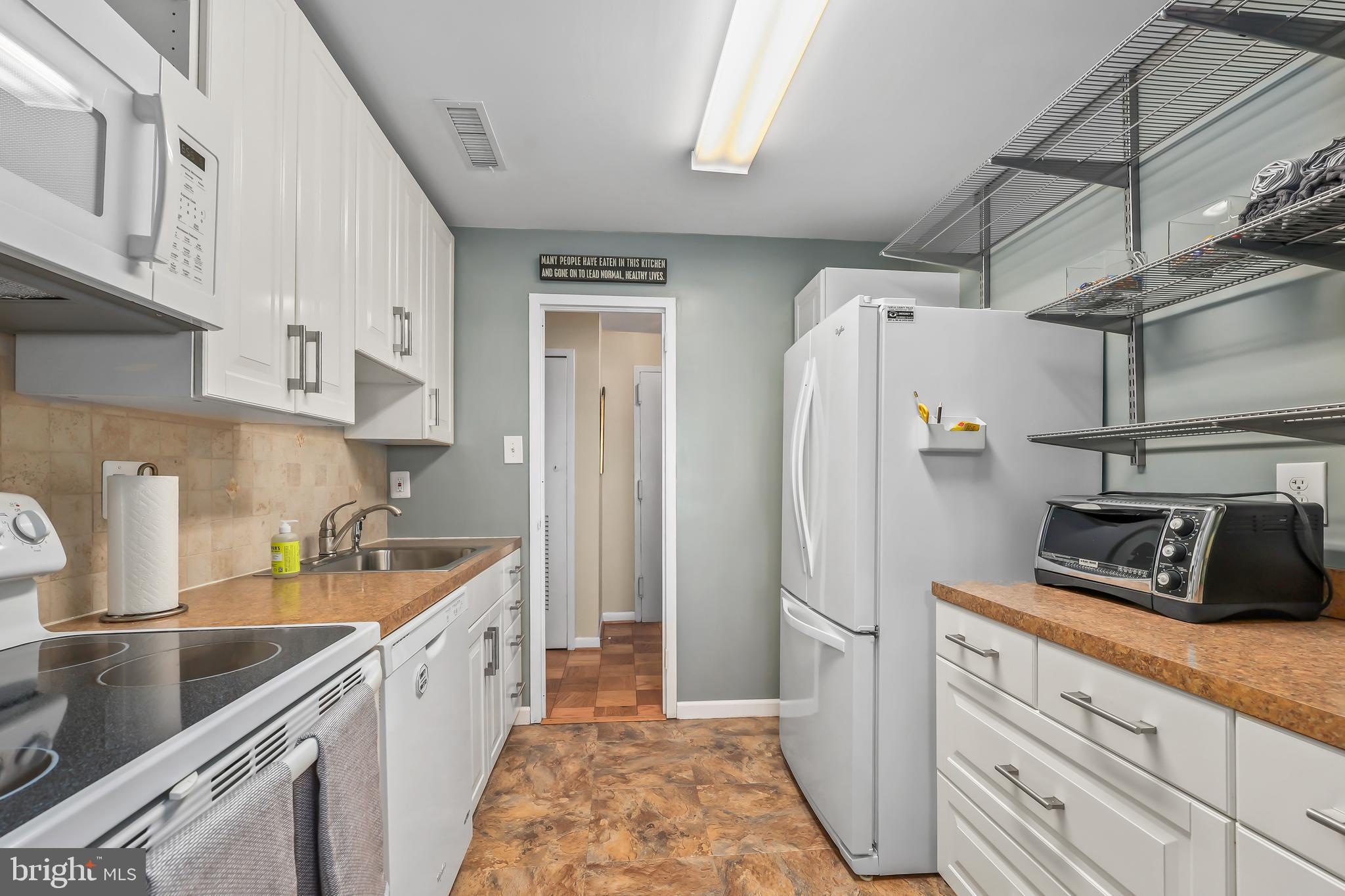 WOODLAKE TOWERS - Residential