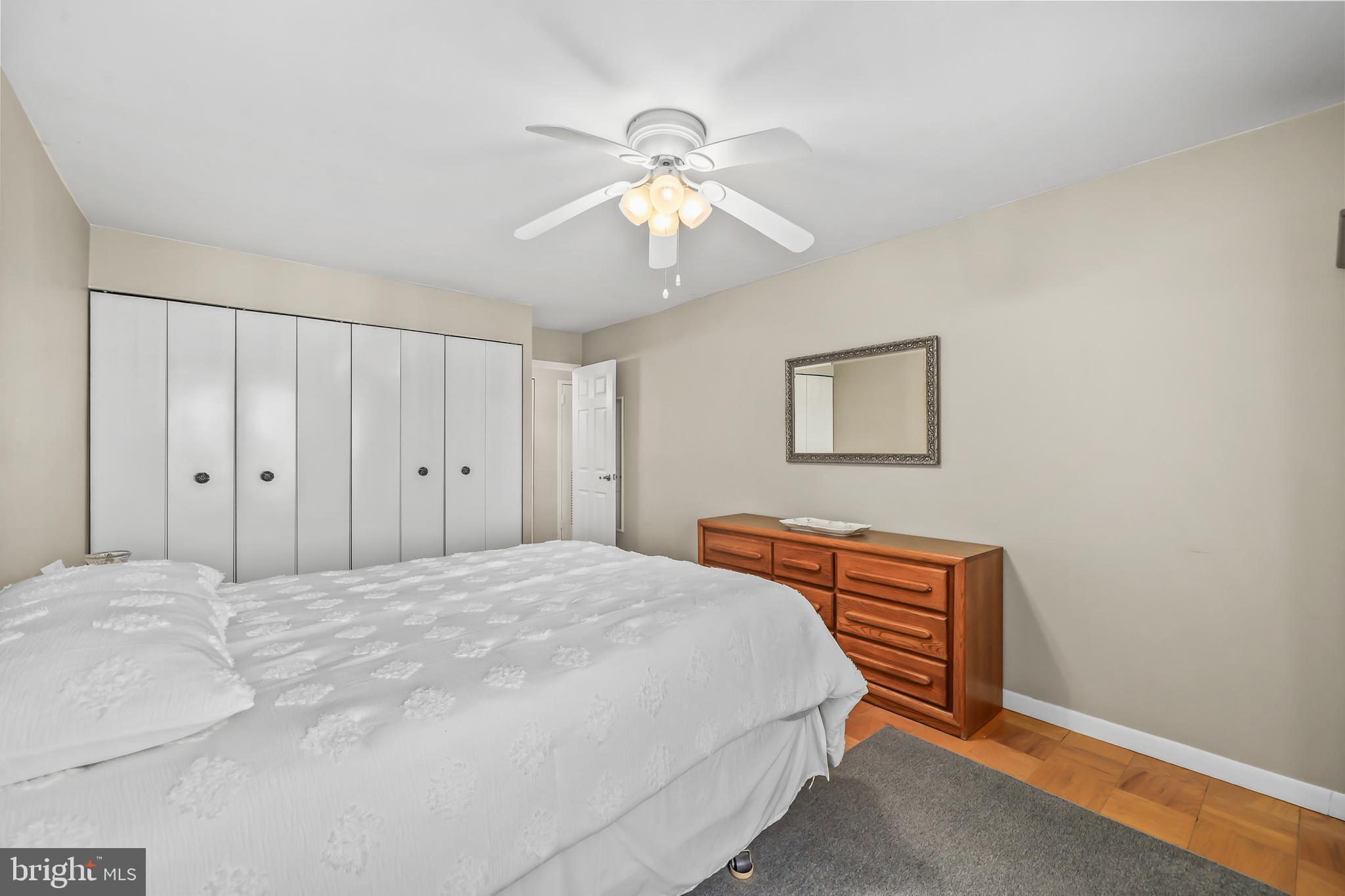 WOODLAKE TOWERS - Residential