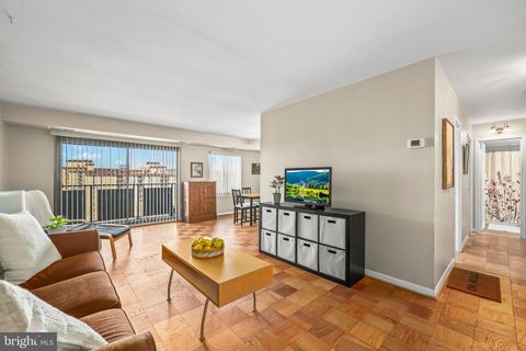 Photo of 3101 S Manchester Street #906, FALLS CHURCH, VA 22044 (MLS # VAFX2295176)