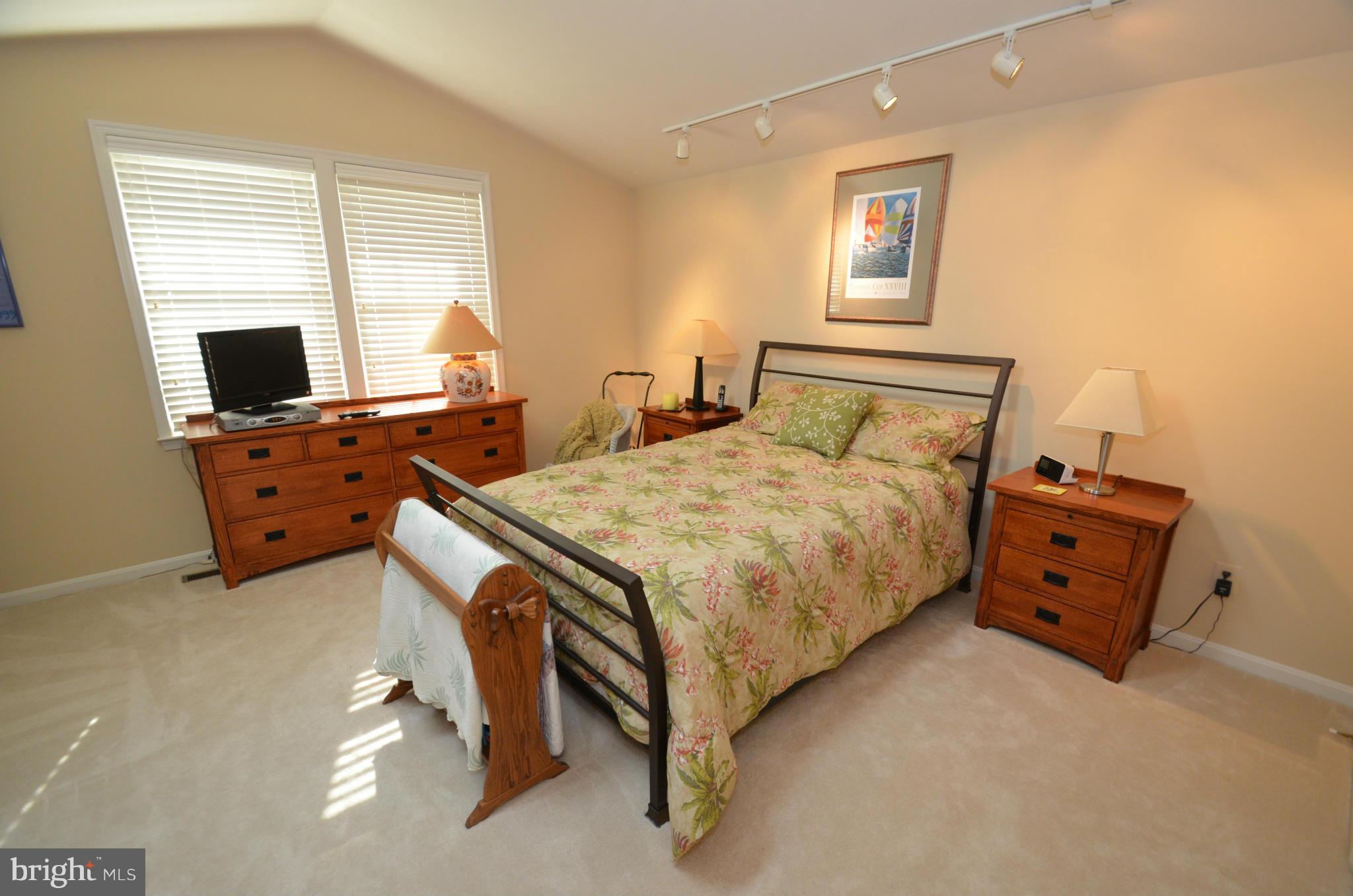 KINGSTOWNE - Residential