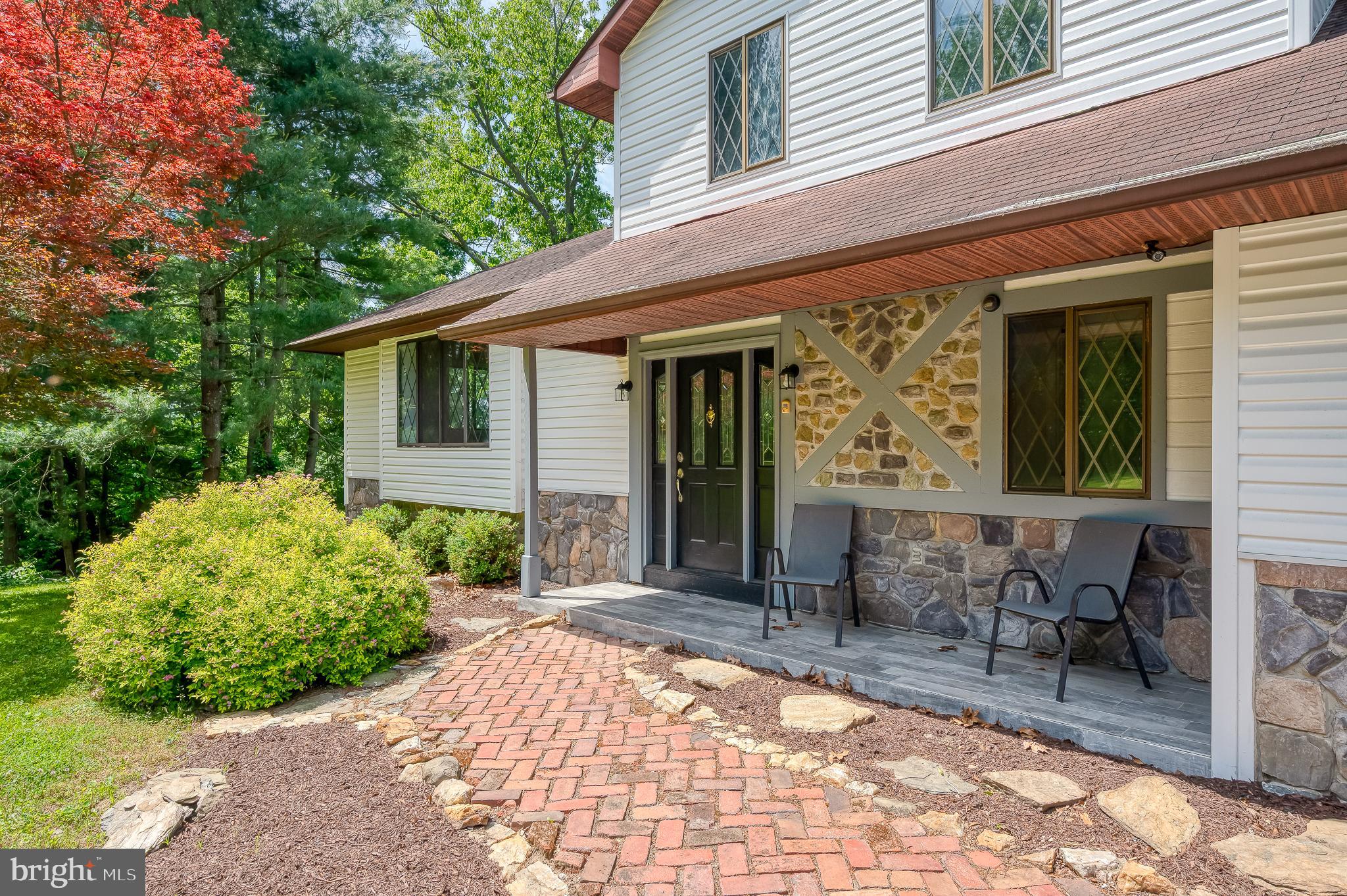 6 OLD GARRETT COURT