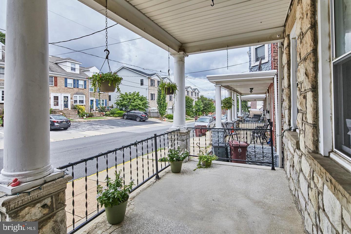 1607 W 9TH STREET