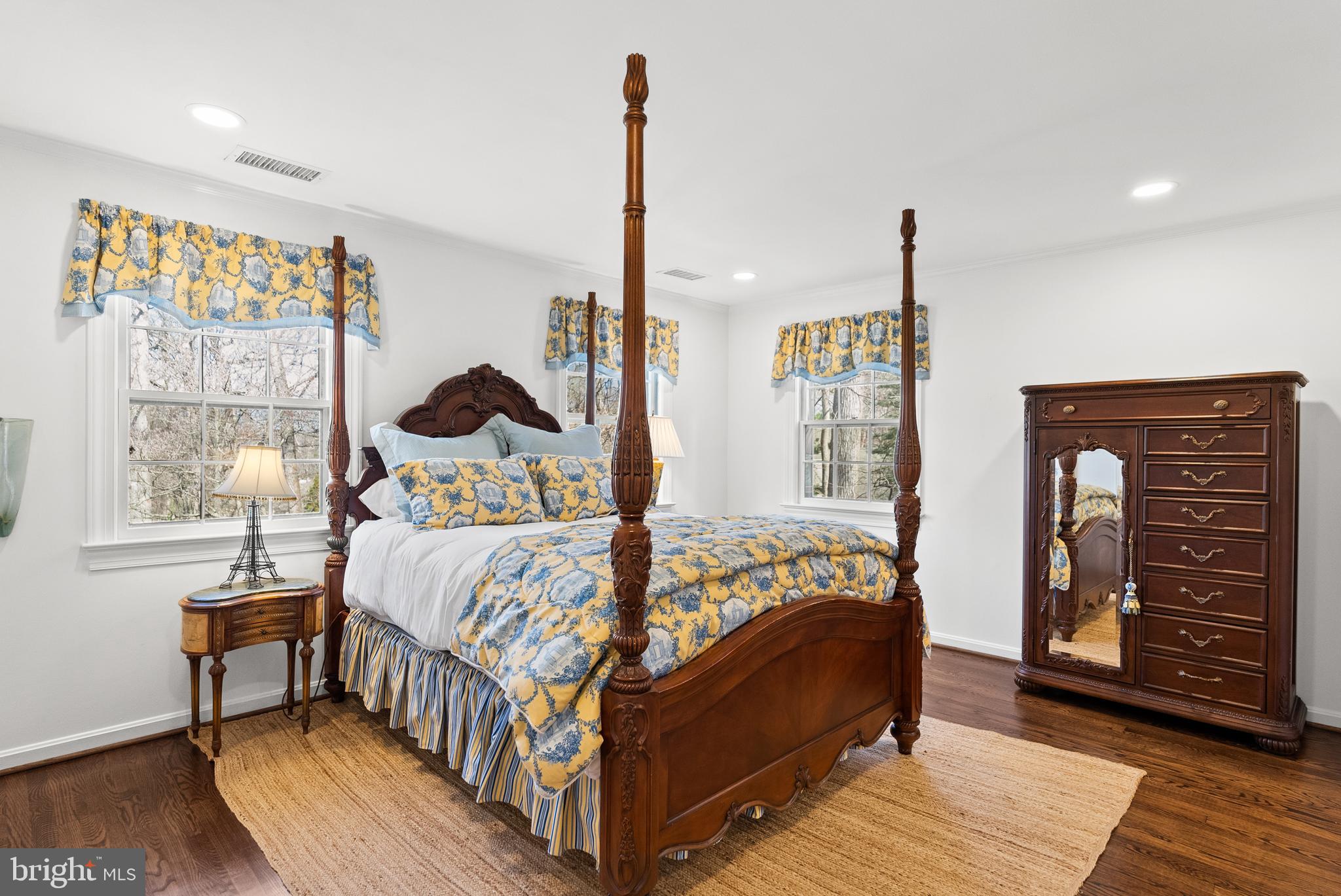 RIVER OAKS - Residential