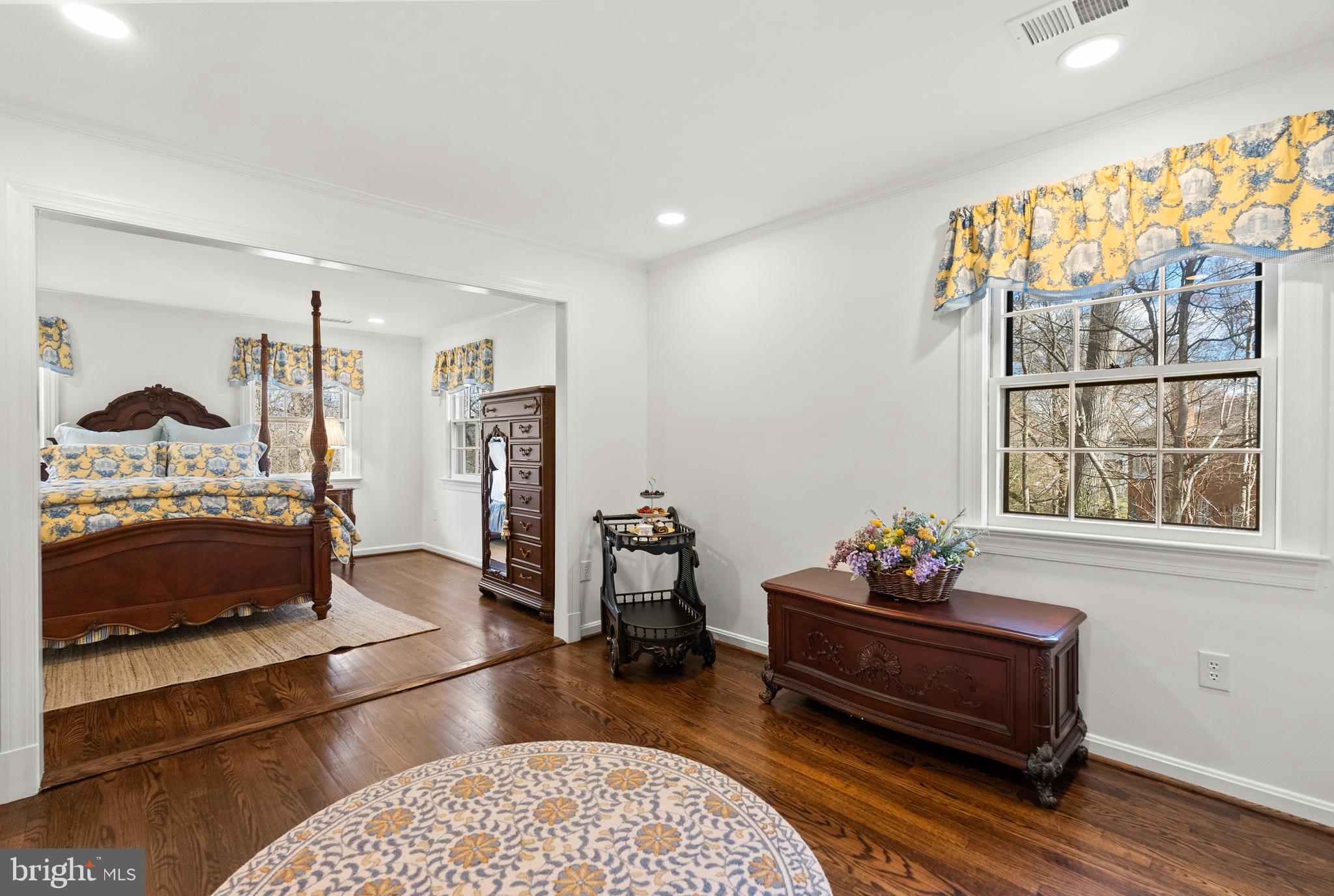 RIVER OAKS - Residential