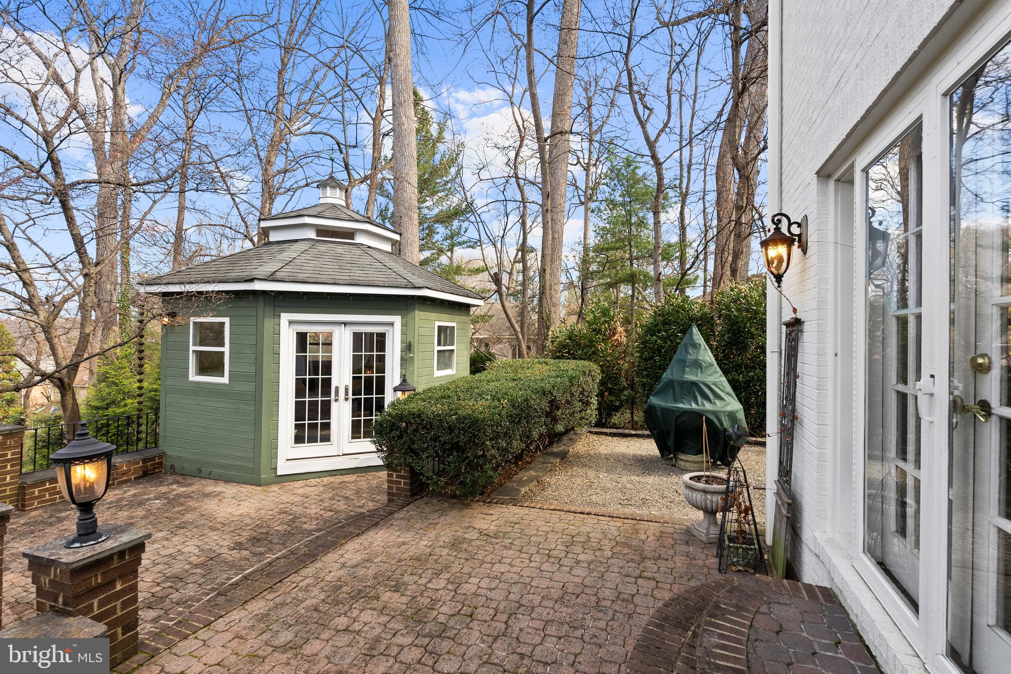 RIVER OAKS - Residential