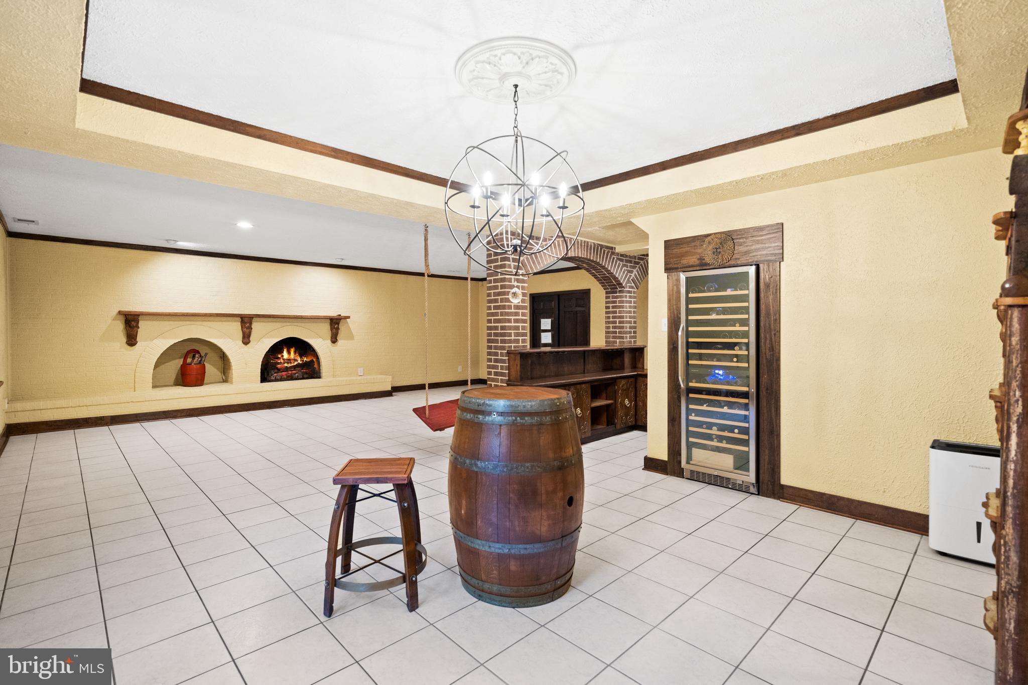 RIVER OAKS - Residential