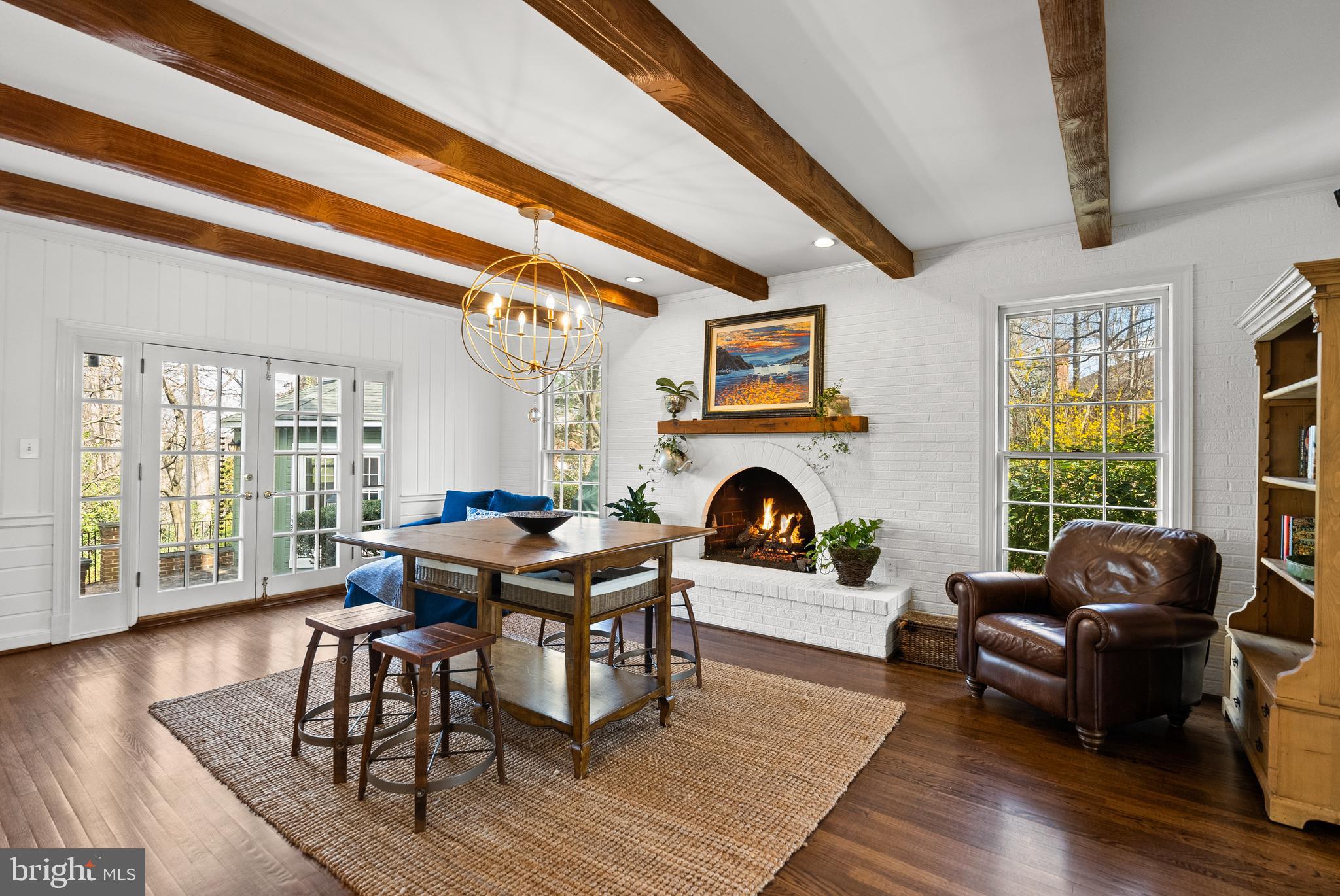 RIVER OAKS - Residential