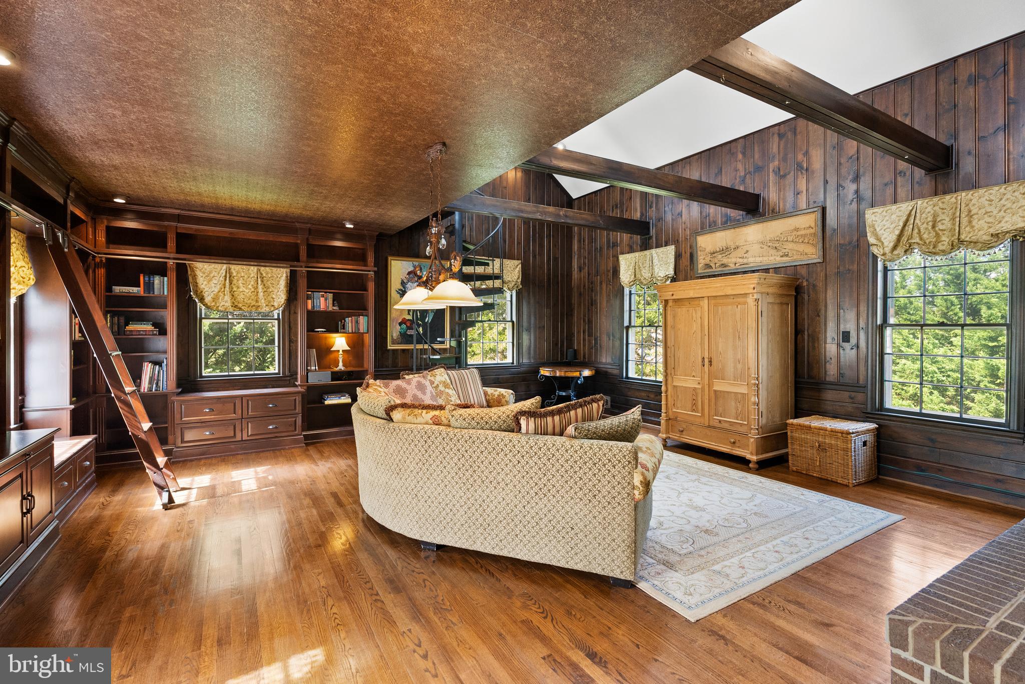 RIVER OAKS - Residential