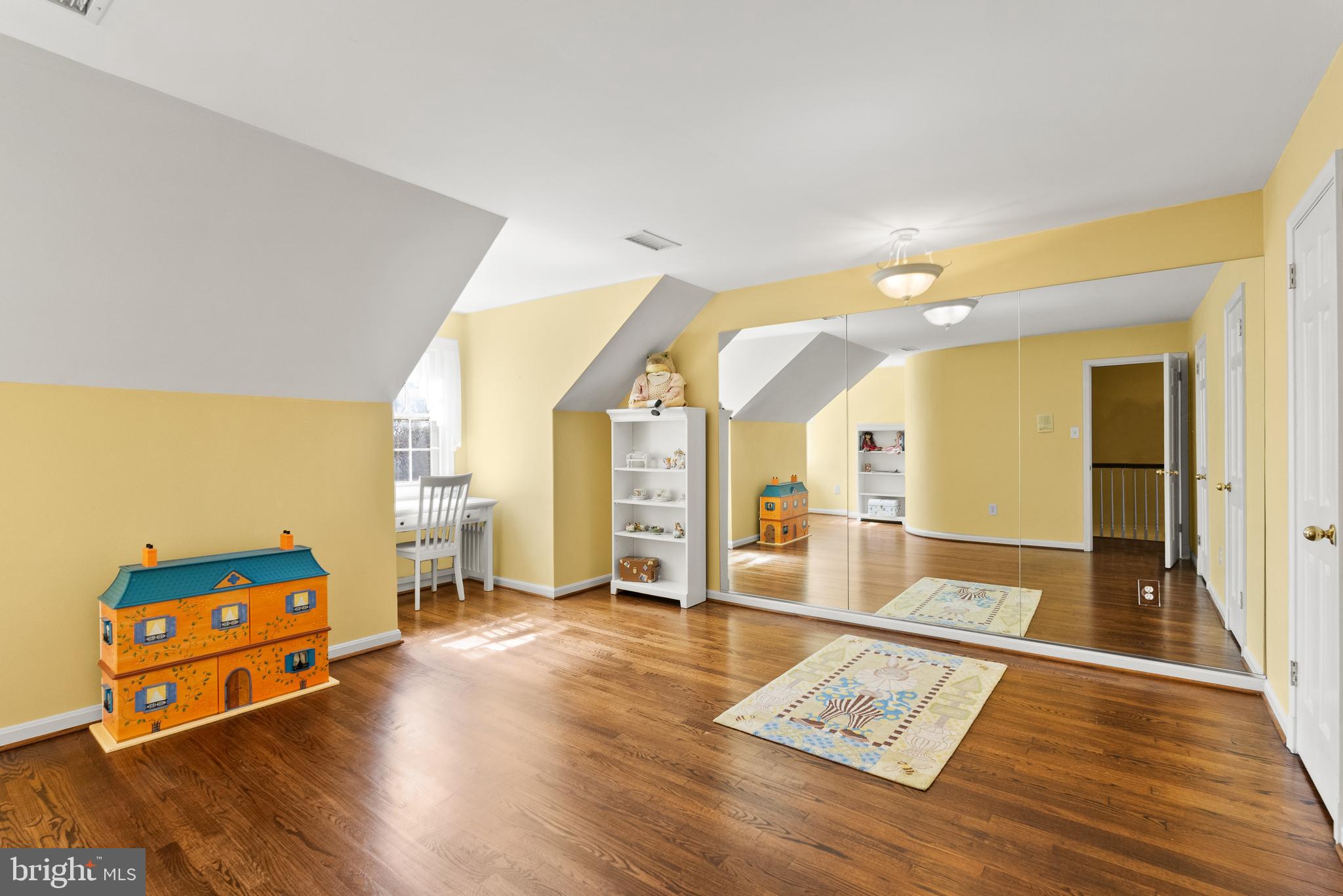 RIVER OAKS - Residential