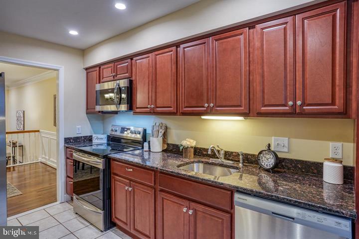 807 STOCKBRIDGE DRIVE