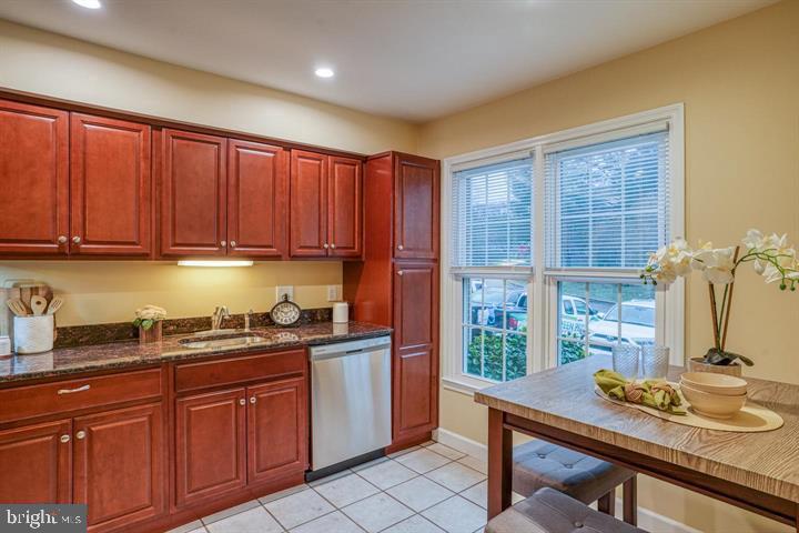 807 STOCKBRIDGE DRIVE