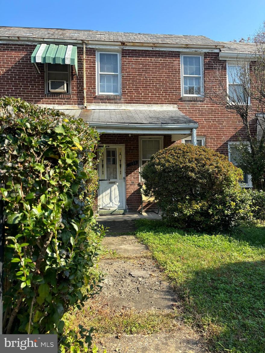 Great opportunity to purchase this townhouse in the city at amazing price! Hardwood floors throughout entire main level and upper level, new plumbing work,  newer roof and water heater.  Bedrooms and 1 full bath on the upper level. The main level has an open living room, dining room, and kitchen leading out to the backyard. In the same family since original owners. Check out comparable homes in the neighborhood sold, or rented out, this is one investment you don't want to miss!