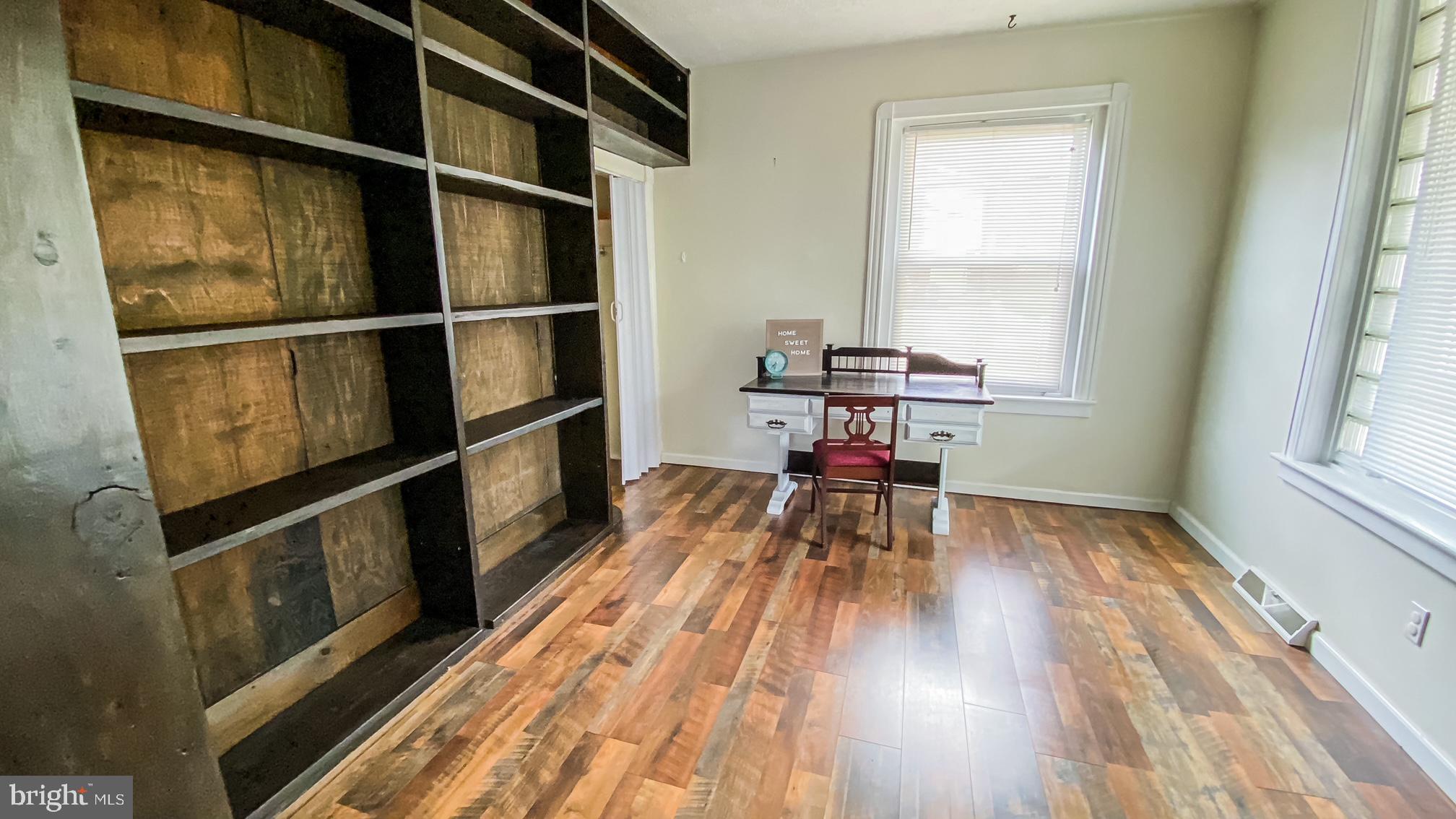 MOHNTON LAWN - Residential