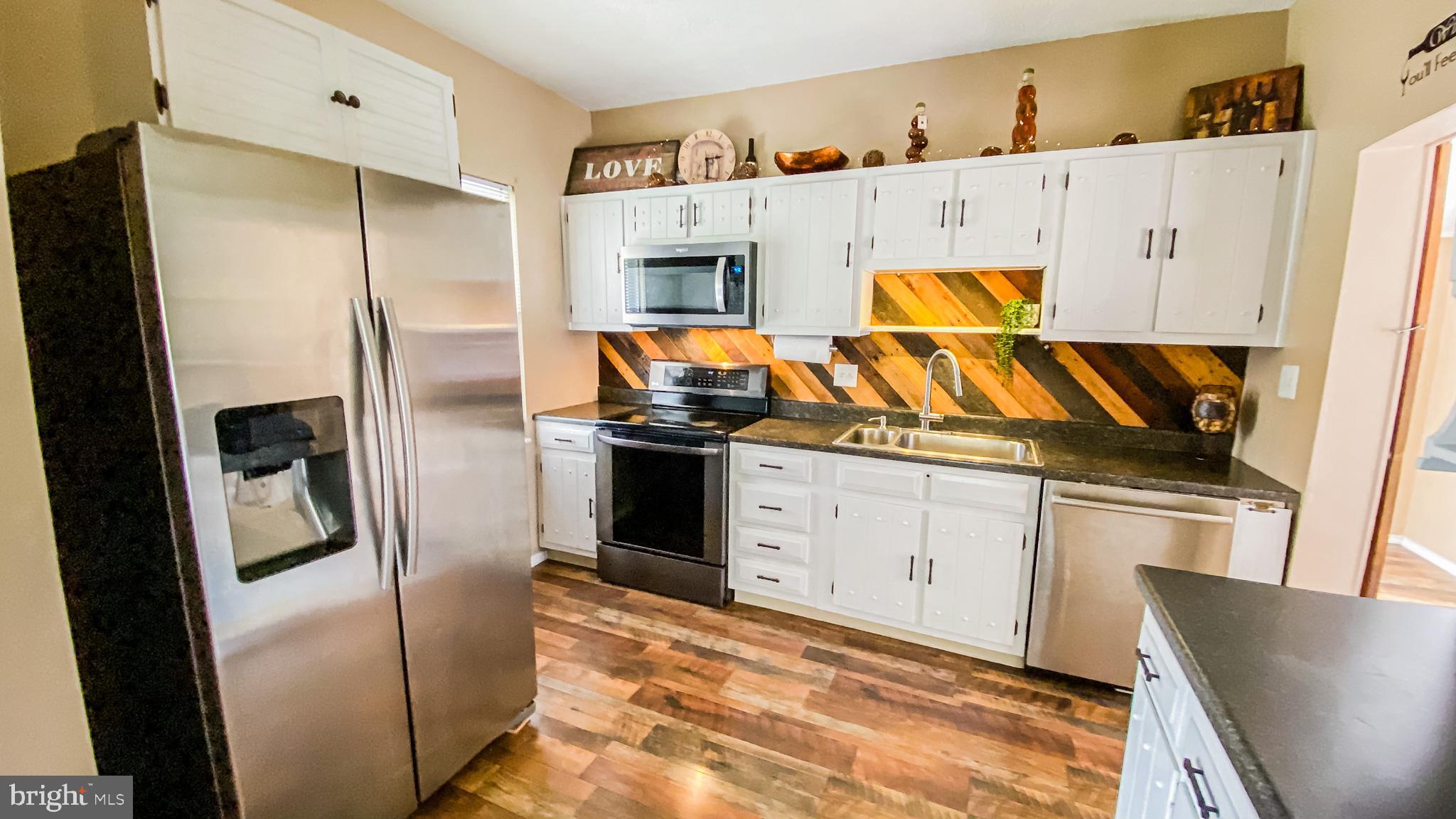 MOHNTON LAWN - Residential