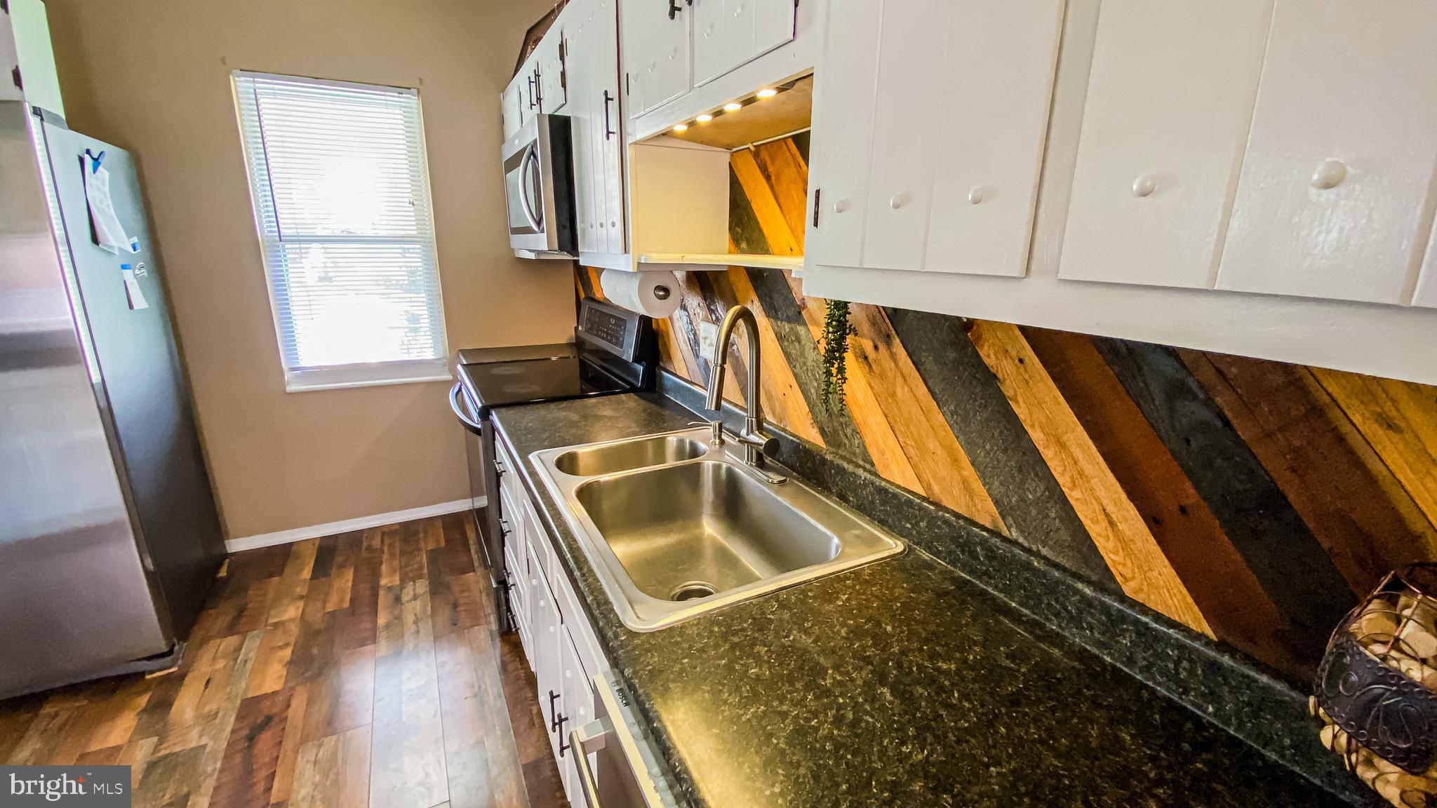 MOHNTON LAWN - Residential