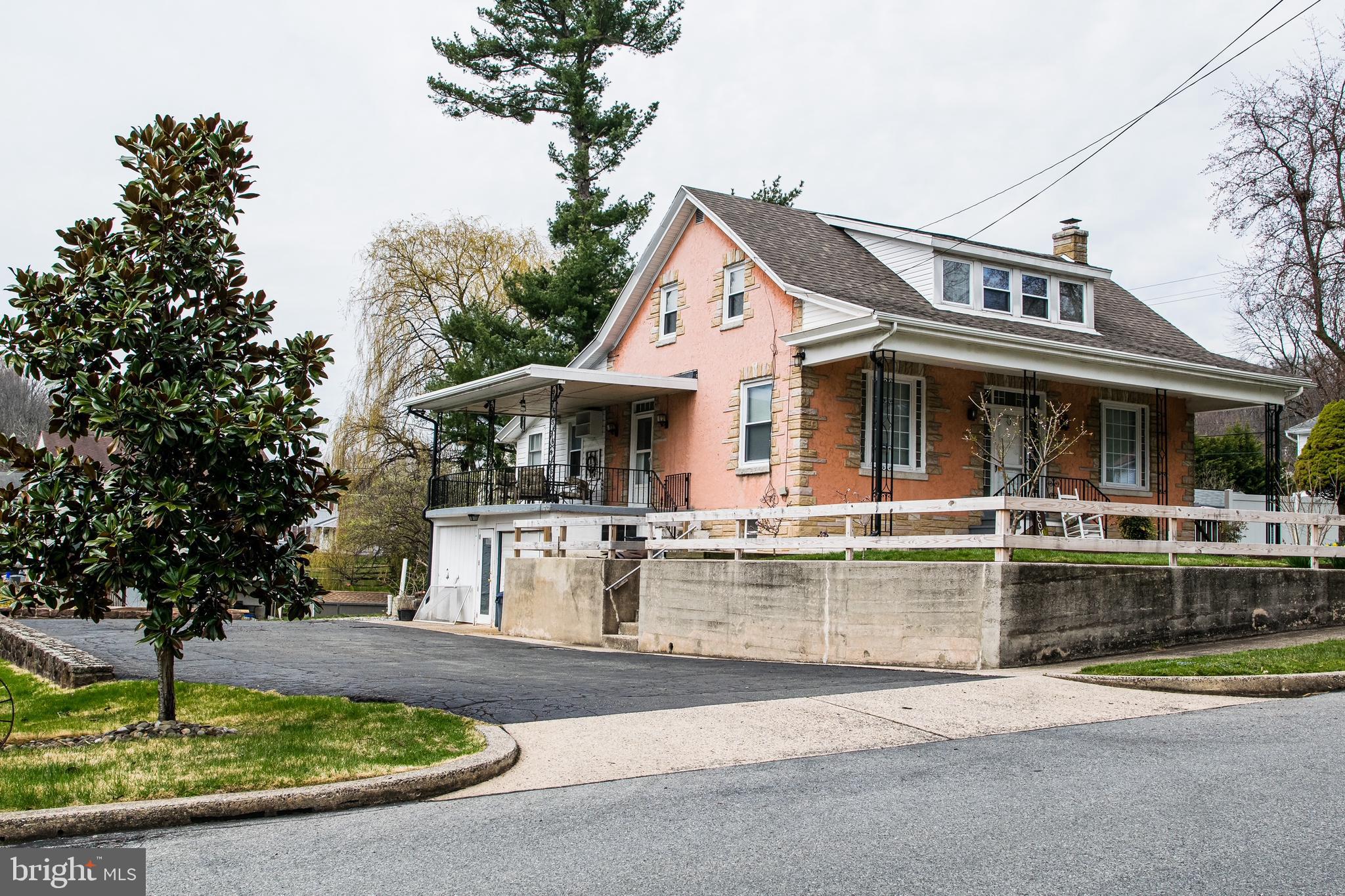 MOHNTON LAWN - Residential