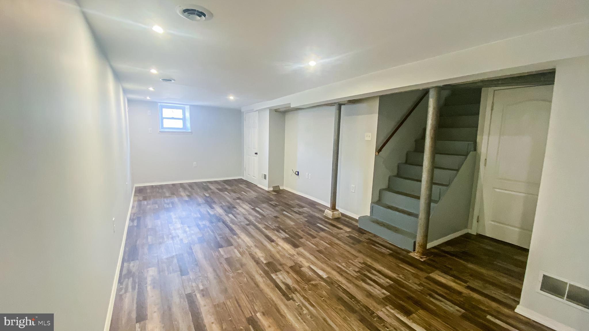 MOHNTON LAWN - Residential