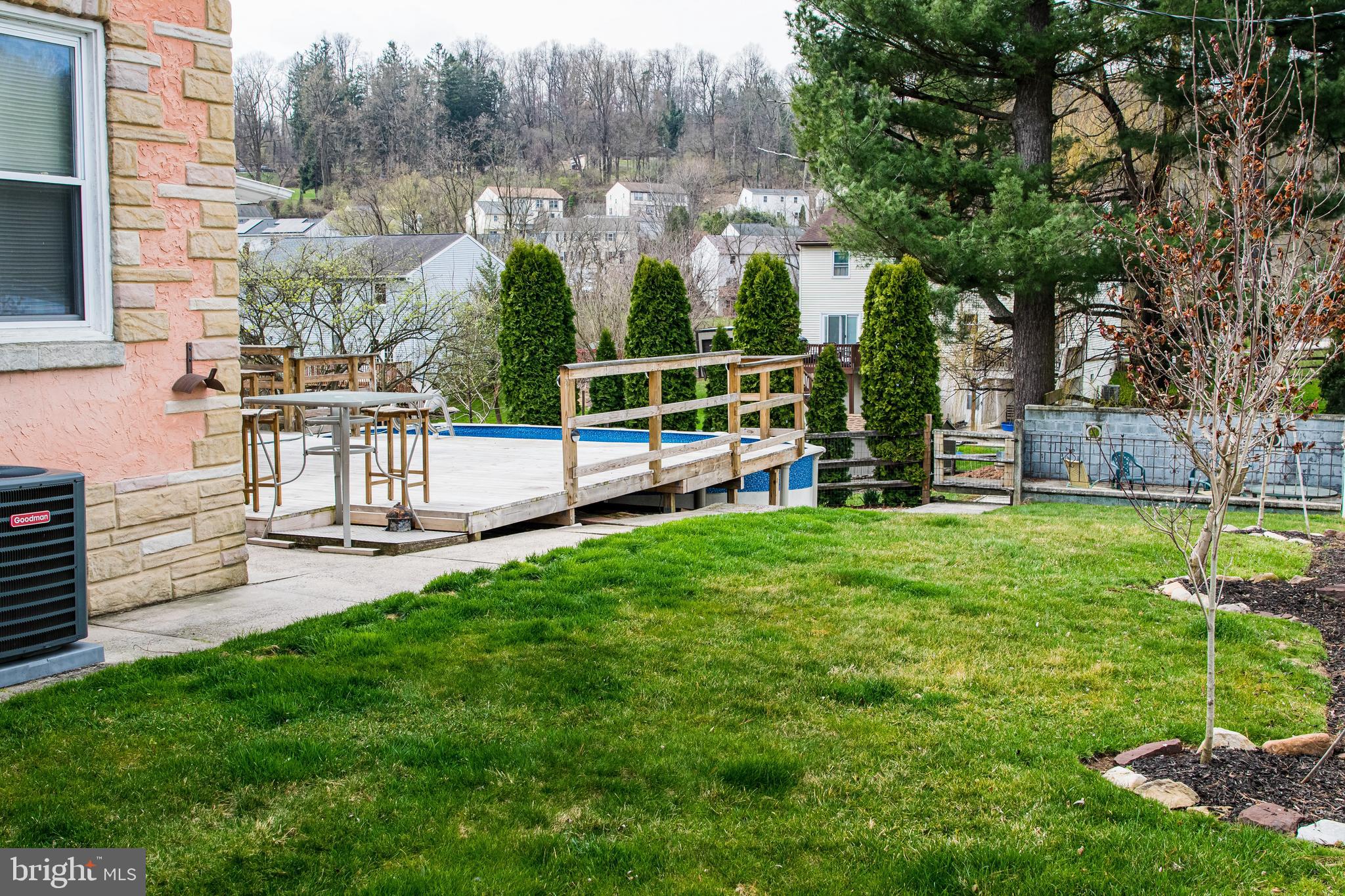 MOHNTON LAWN - Residential