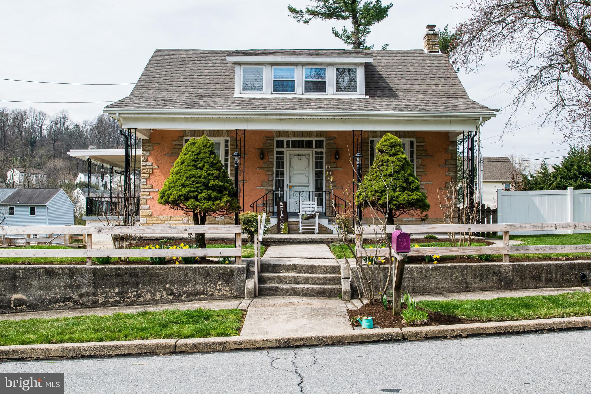 MOHNTON LAWN - Residential