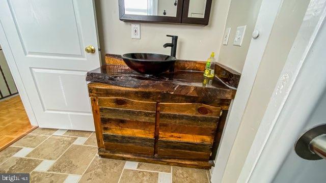 MOHNTON LAWN - Residential