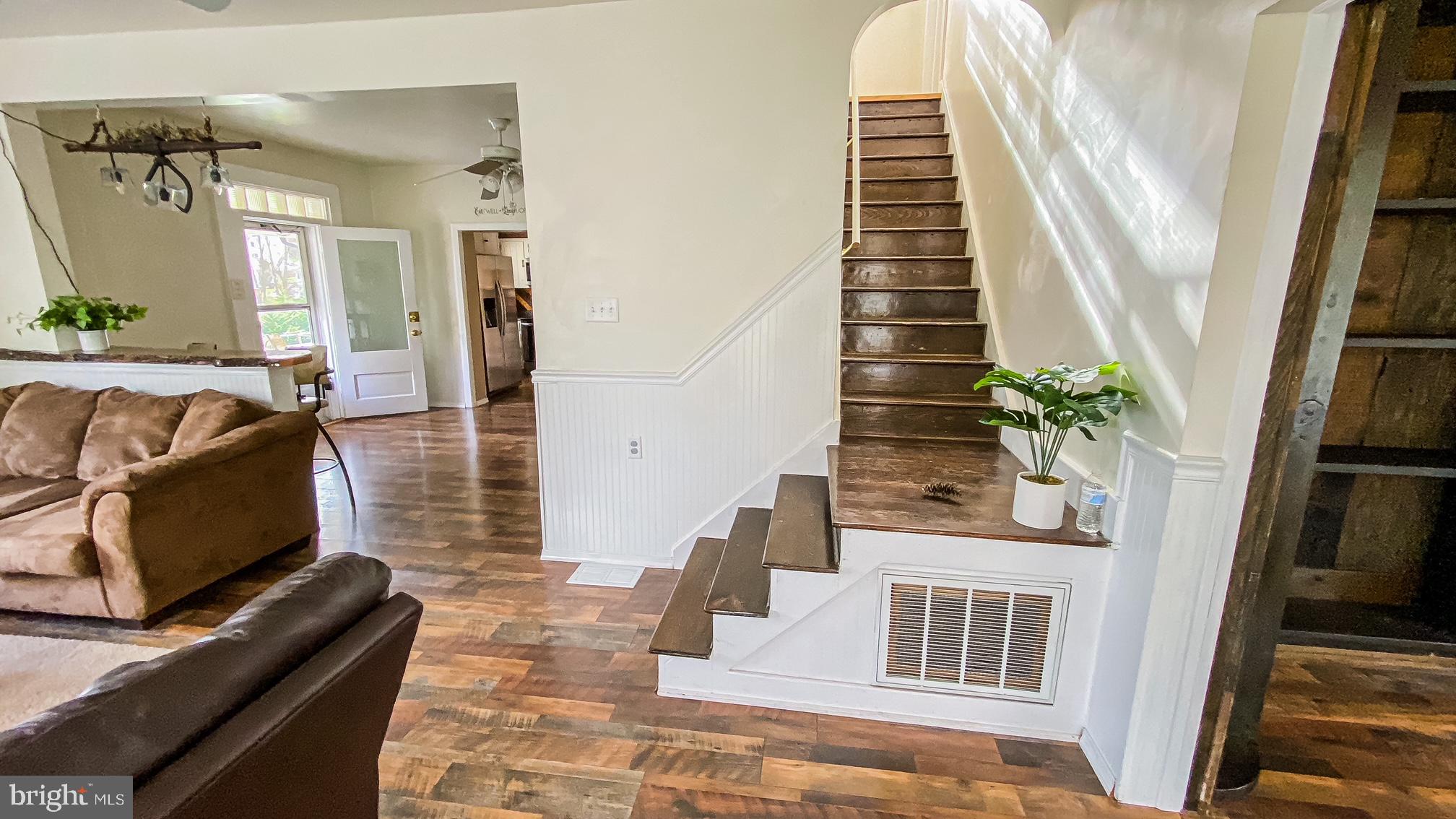 MOHNTON LAWN - Residential