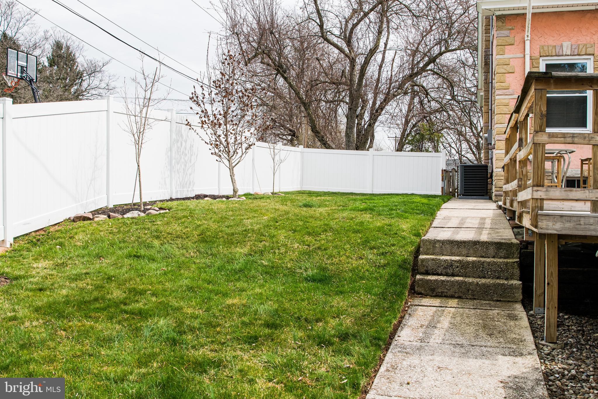 MOHNTON LAWN - Residential