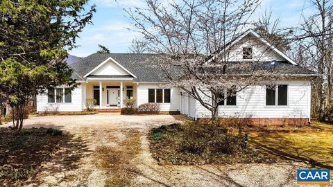 Homes For Sale - 962 Cedar Meadow Dr Dr<br/> NELLYSFORD, VA 22958