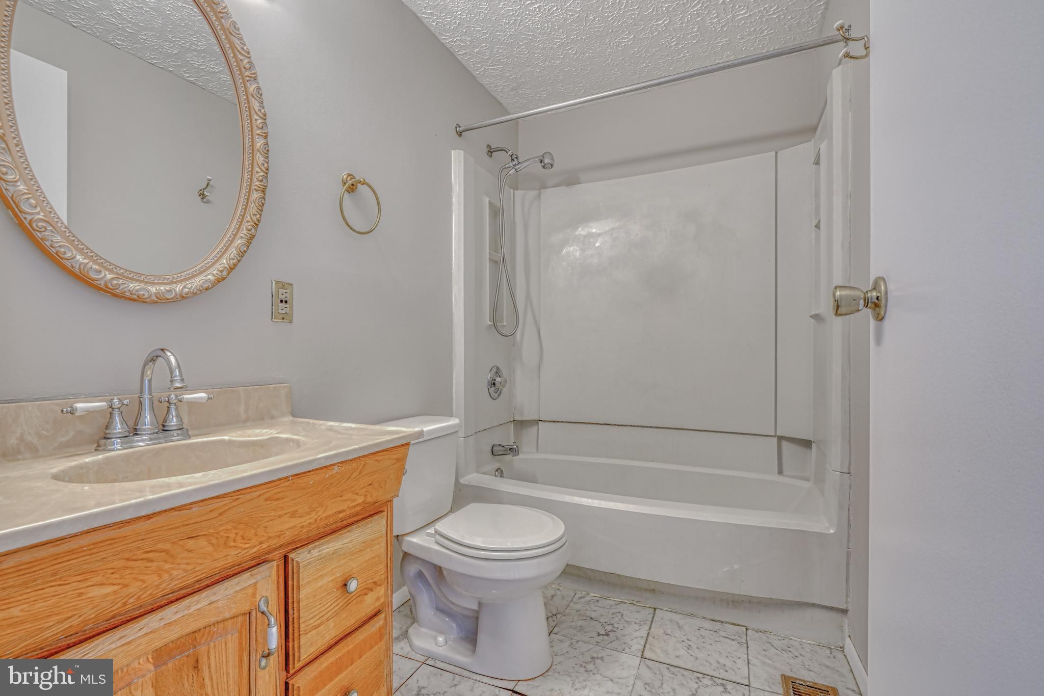 LEISHEAR VILLAGE - Residential