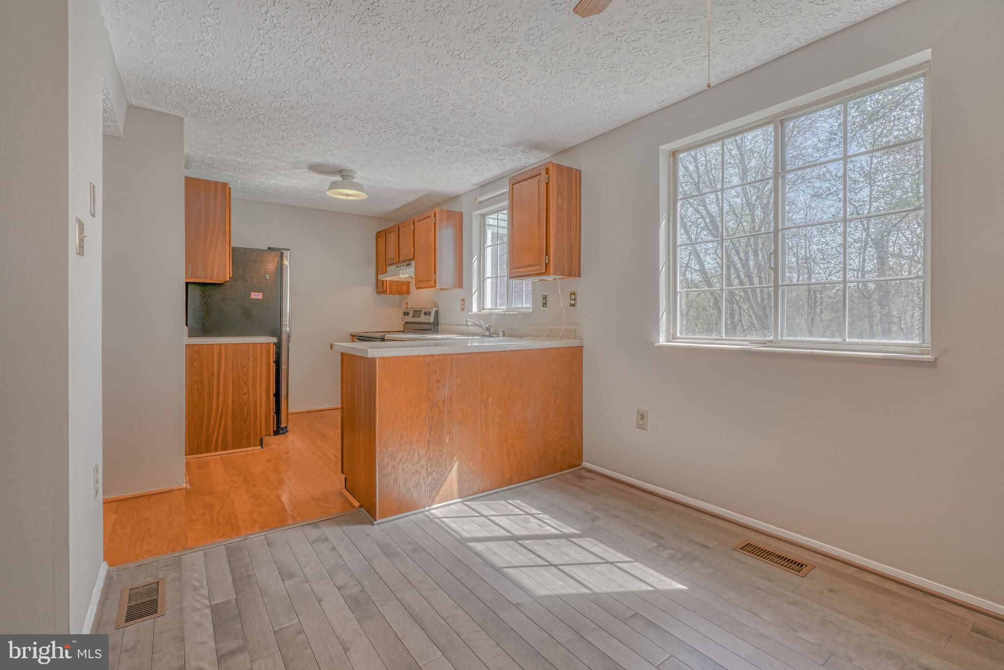 LEISHEAR VILLAGE - Residential